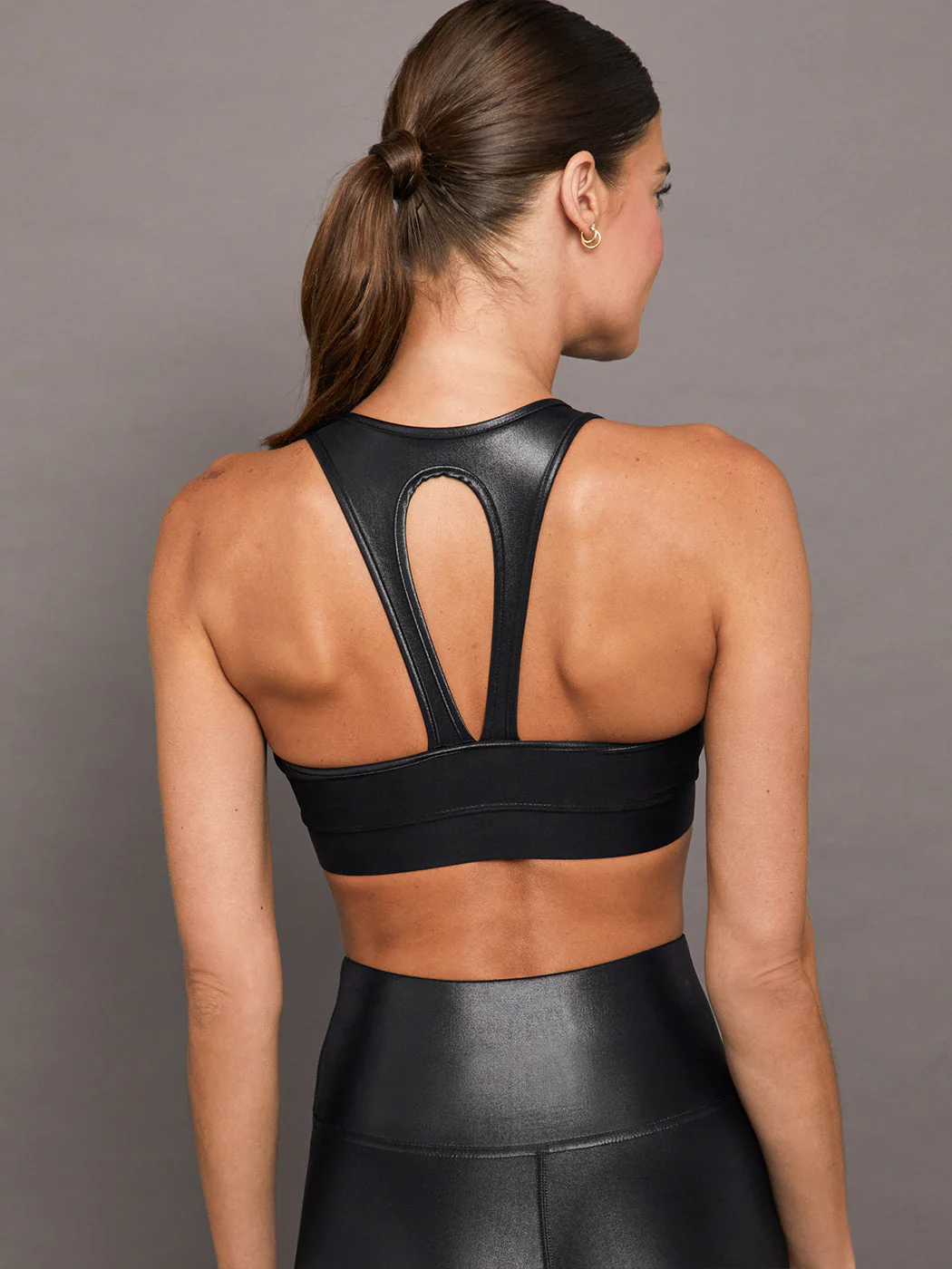 Carbon38 | Action Bra 2.0 in Takara Shine | Black - Image 3