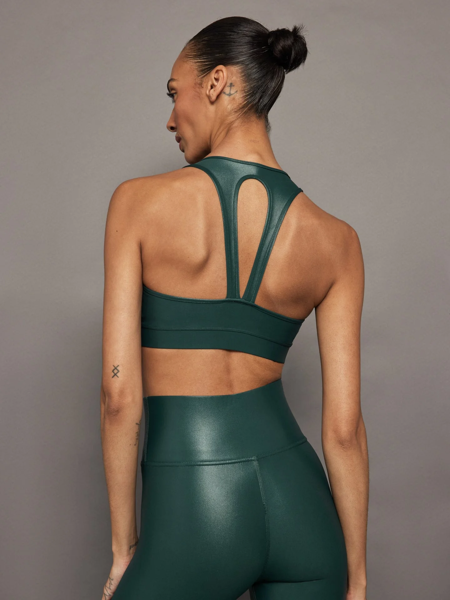 Carbon38 | Action Bra 2.0 in Takara Shine | Ponderosa Pine - Image 5