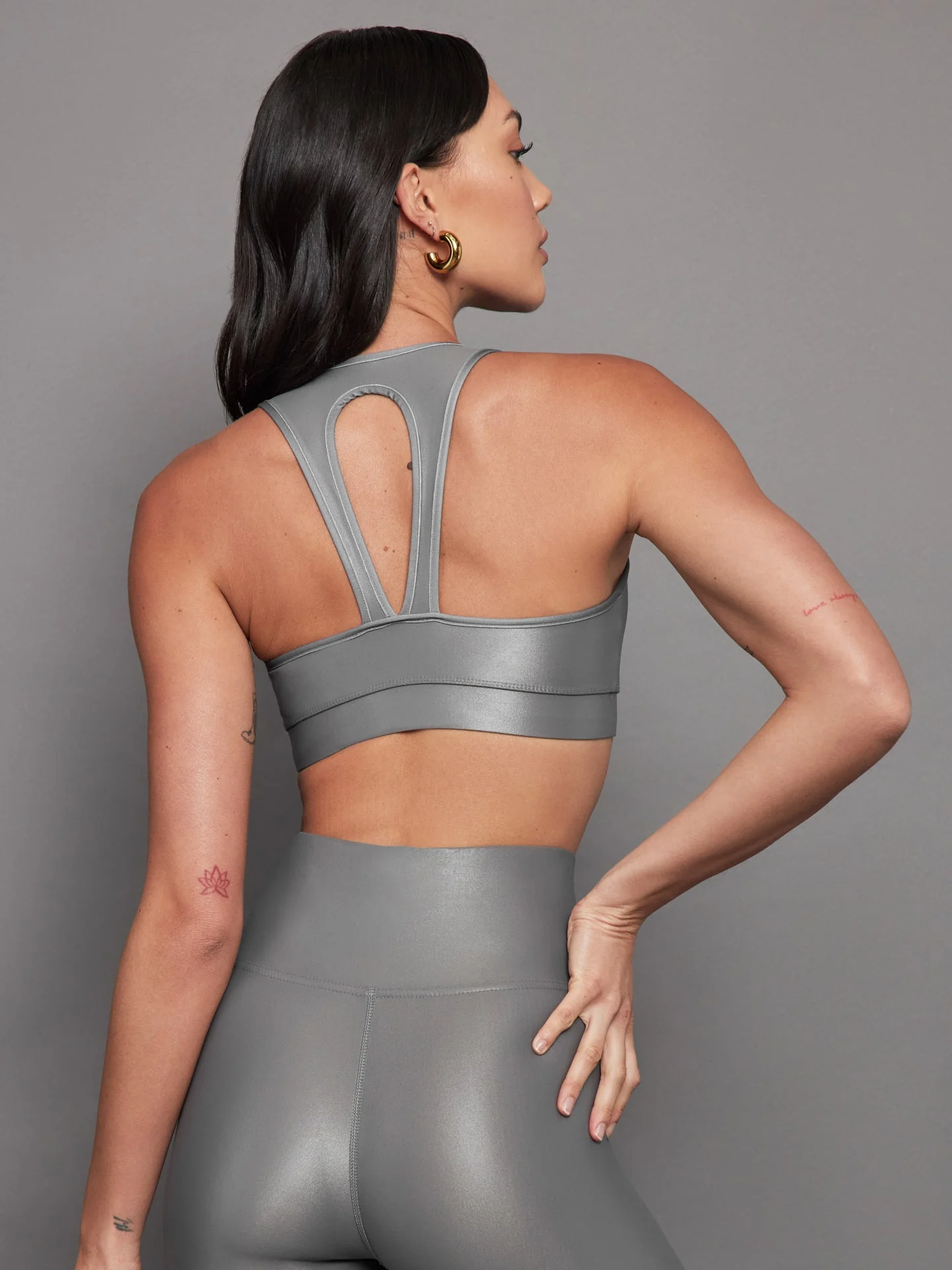 Carbon38 | Action Bra 2.0 in Takara Shine | Steel Grey - Image 3