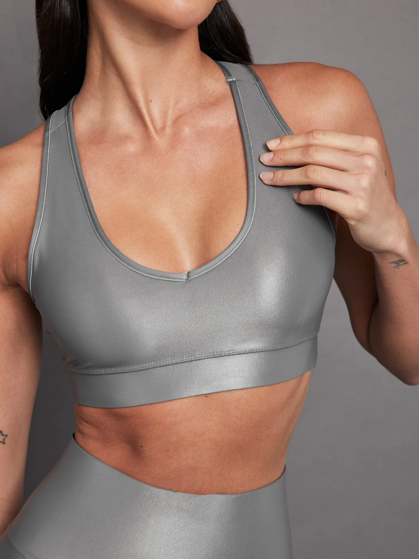 Carbon38 | Action Bra 2.0 in Takara Shine | Steel Grey - Image 5