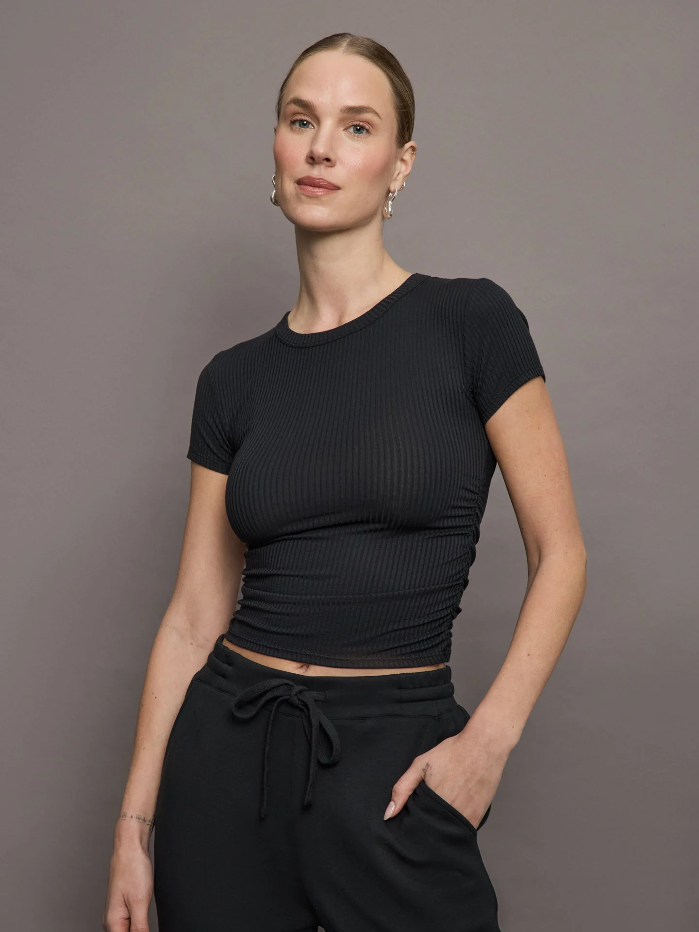 Carbon38 | Cap Sleeve Ruched Top in Ribbed Jersey | Black