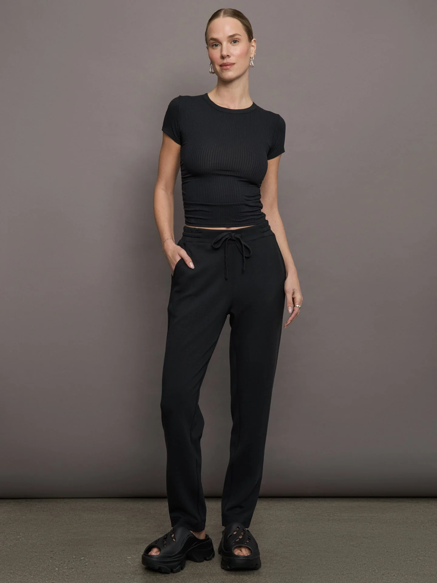 Carbon38 | Cap Sleeve Ruched Top in Ribbed Jersey | Black - Image 2