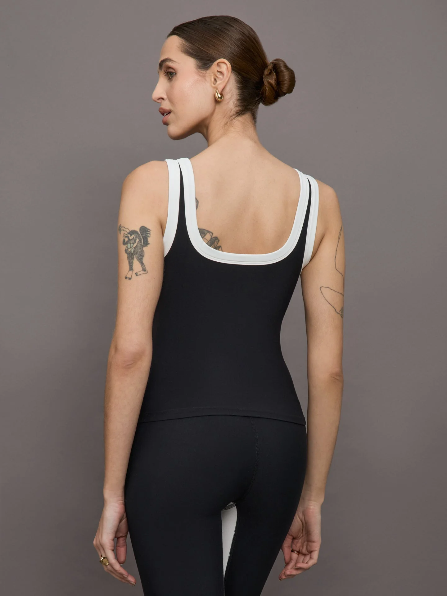 Carbon38 | Colorblock Scoop Tank in Melt | Black/Cloud Dancer - Image 4