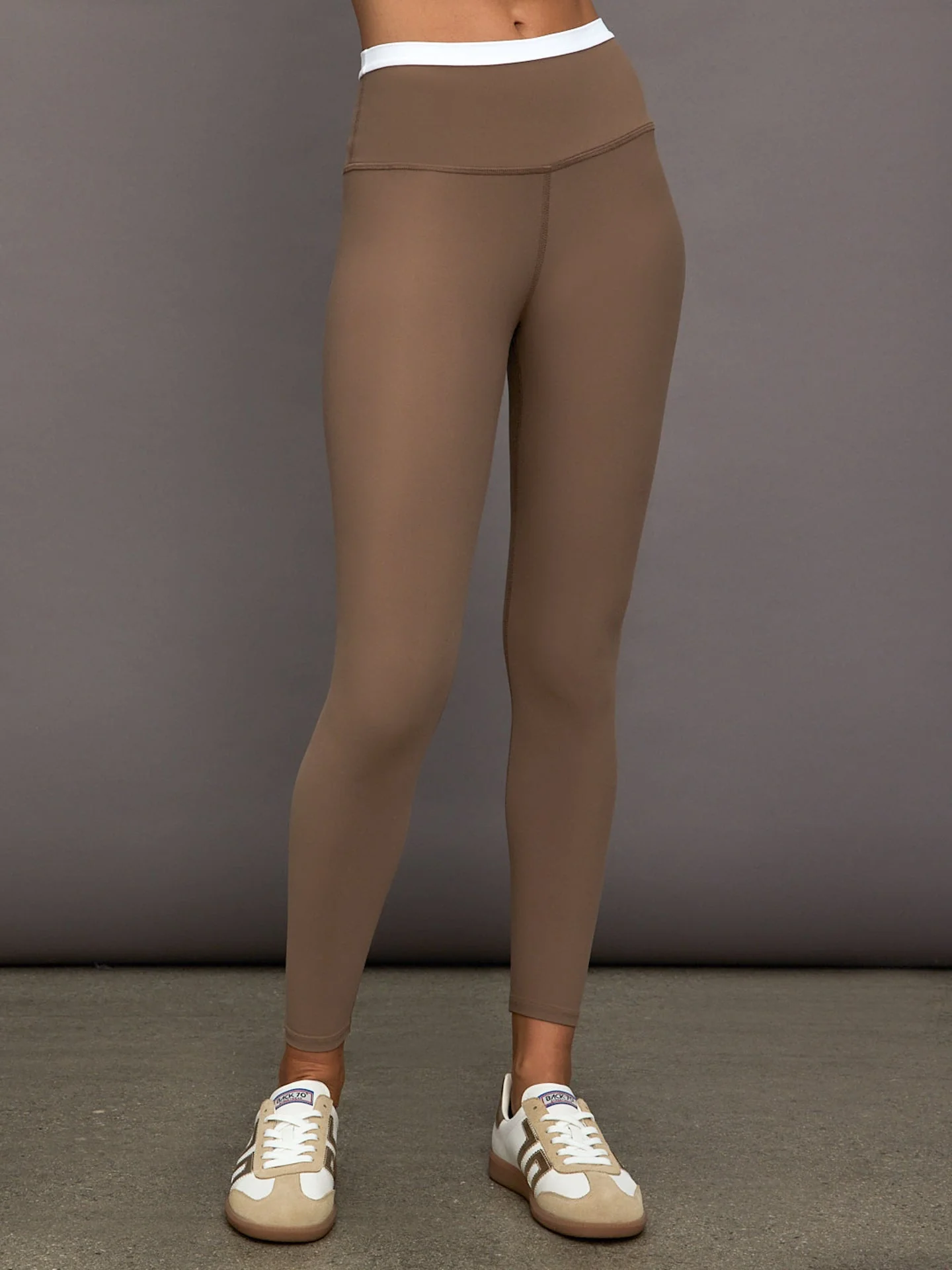 Carbon38 | Contrast Waistband Legging in Melt | Caribou/White - Image 3
