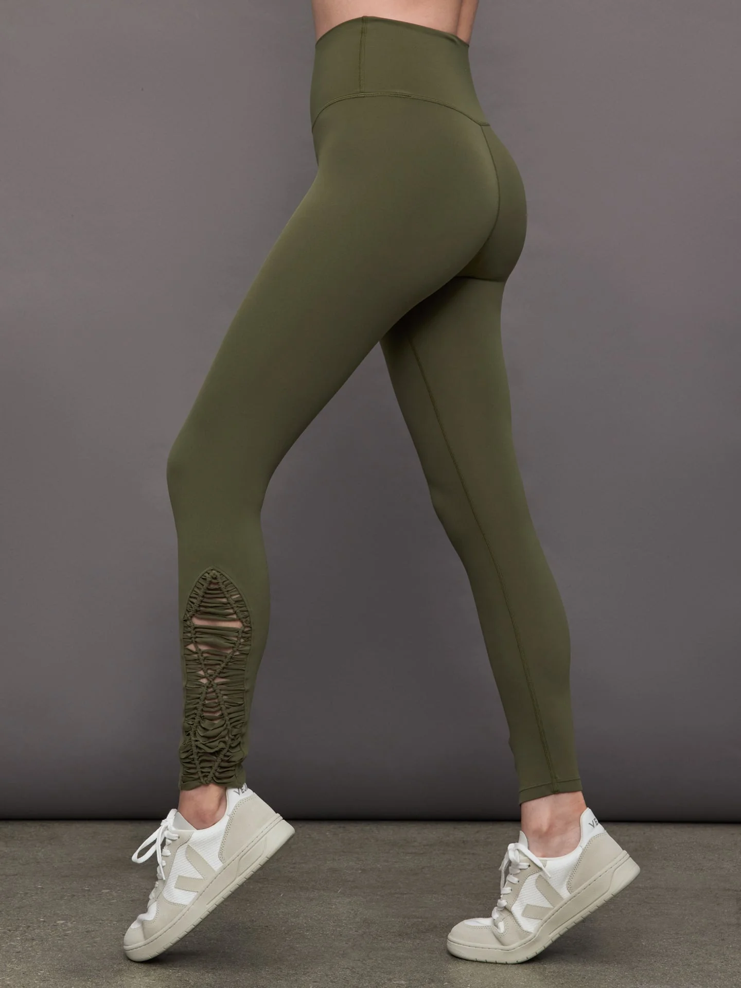 Carbon38 | Crochet Legging in Melt | Olive - Image 3