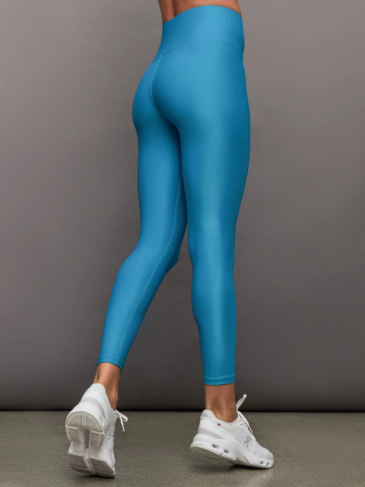 Carbon38 | High Rise 7/8 Legging in Croc Takara Shine | Enamel Blue - Image 4