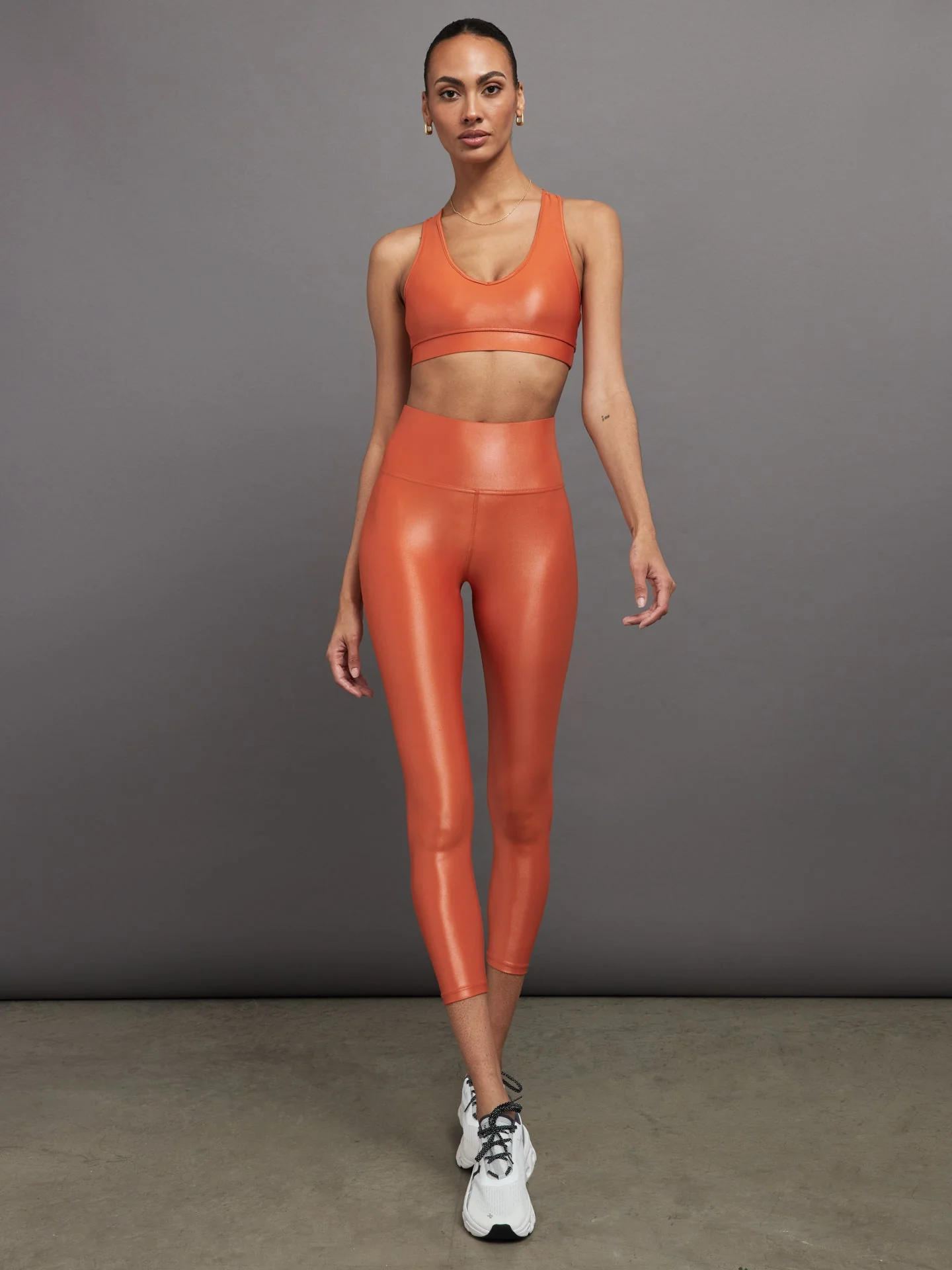 Carbon38 | High Rise 7/8 Legging in Takara Shine | Spice Route - Image 5