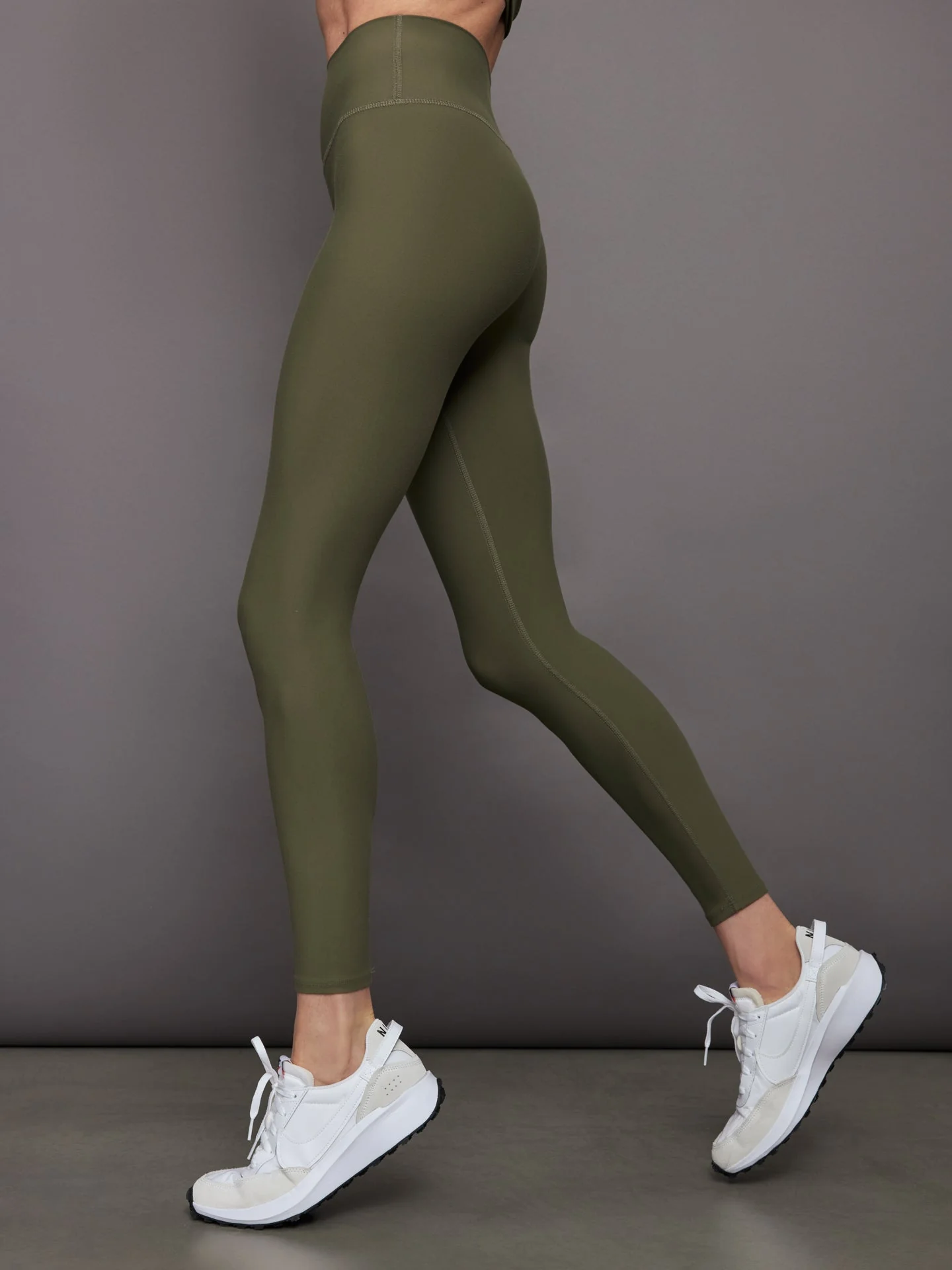 Carbon38 | High Rise Legging in Melt | Olive - Image 3