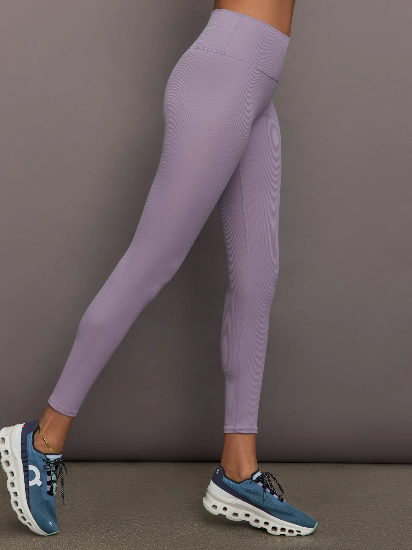 Carbon38 | High Rise Legging in Ribbed Melt | Lavender Grey - Image 2