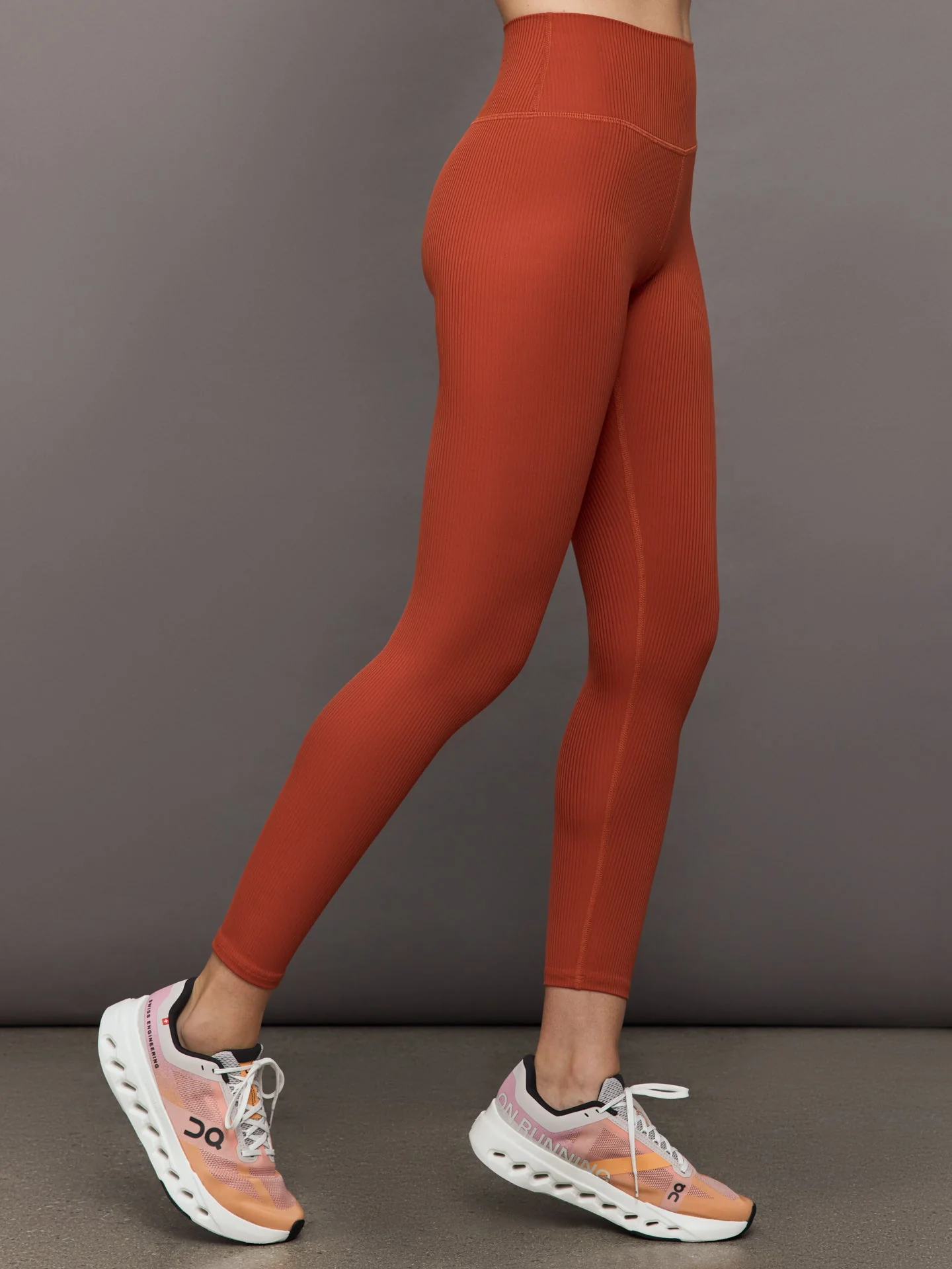 High Rise Legging in Ribbed Melt | Terracotta - Image 3