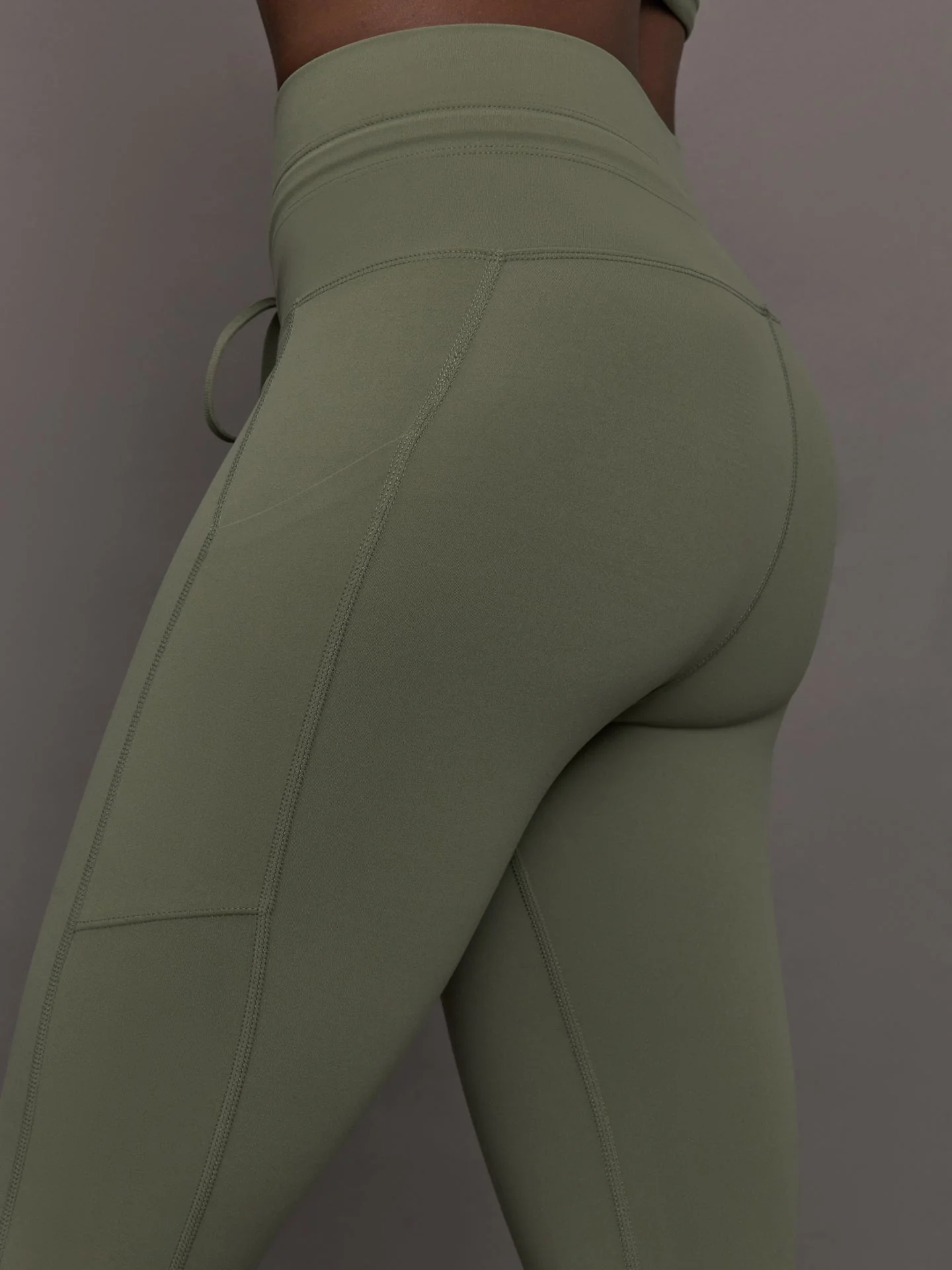 High Rise Sport Pocket Legging in Melt | Moss - Image 5