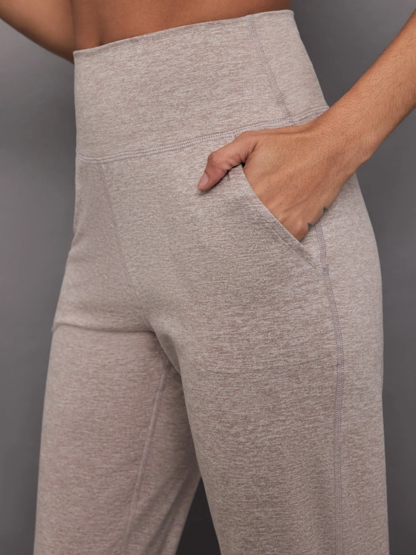 Carbon38 | Jogger in Heather Melt | Oatmeal Heather - Image 5