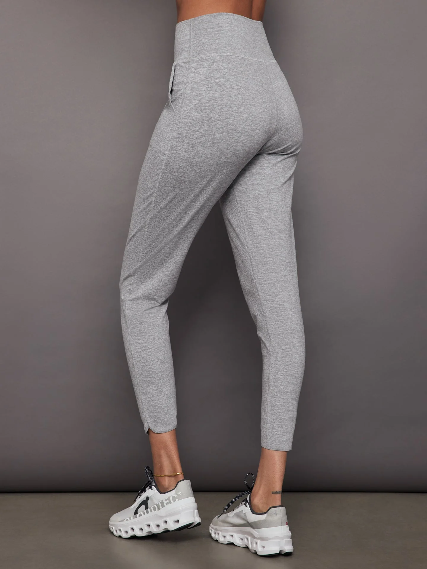 Carbon38 | Jogger in Heather Melt | Silver Heather - Image 4