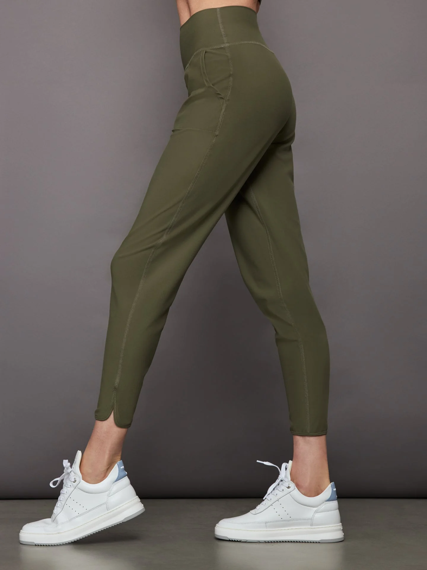 Carbon38 | Jogger in Melt | Olive