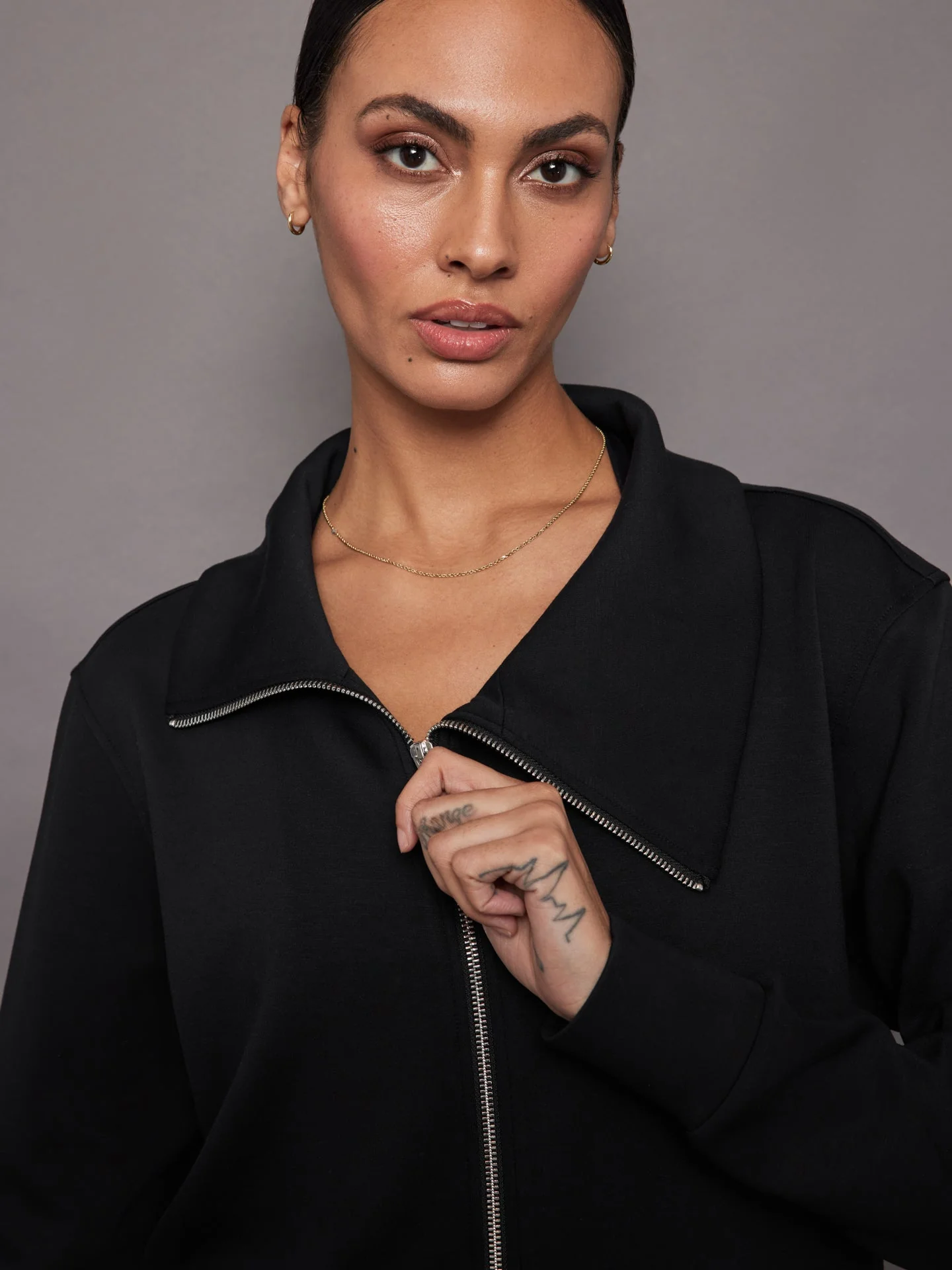 Carbon38 | Knit Jacket with Asymmetrical Zip in Interlock | Black - Image 4