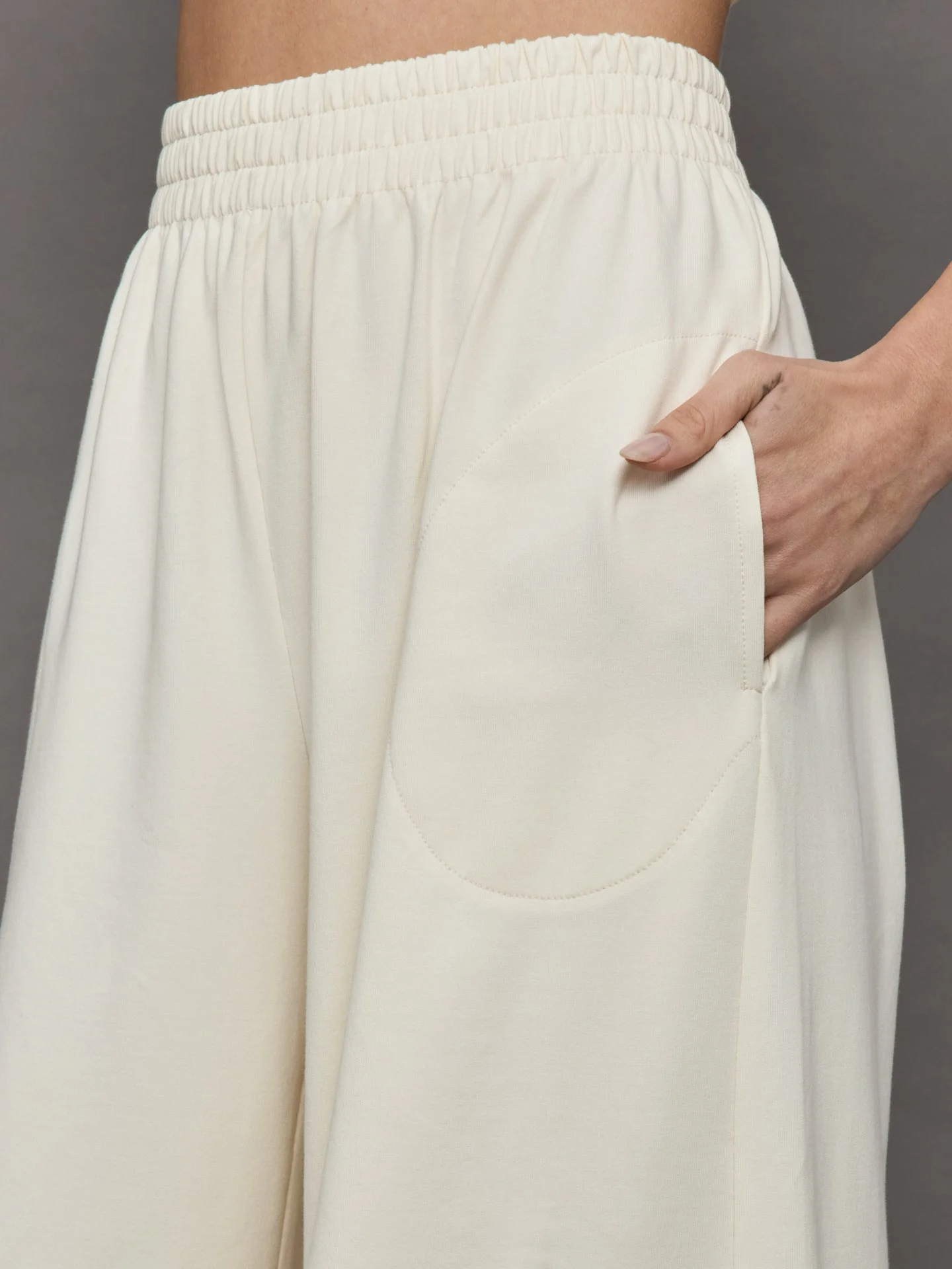 Norma Kamali | Boyfriend Elephant Sweatpants | Cream - Image 5
