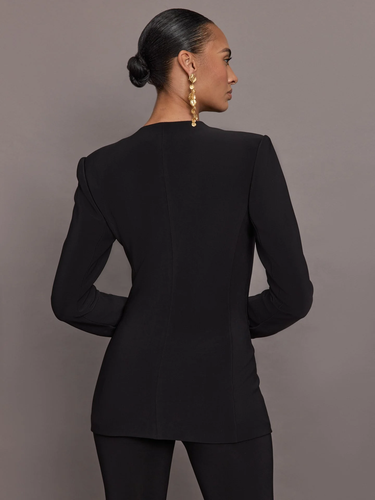 Norma Kamali | Long Sleeve Shoulder Pad V Neck Zip Front Jacket | Black - Image 4