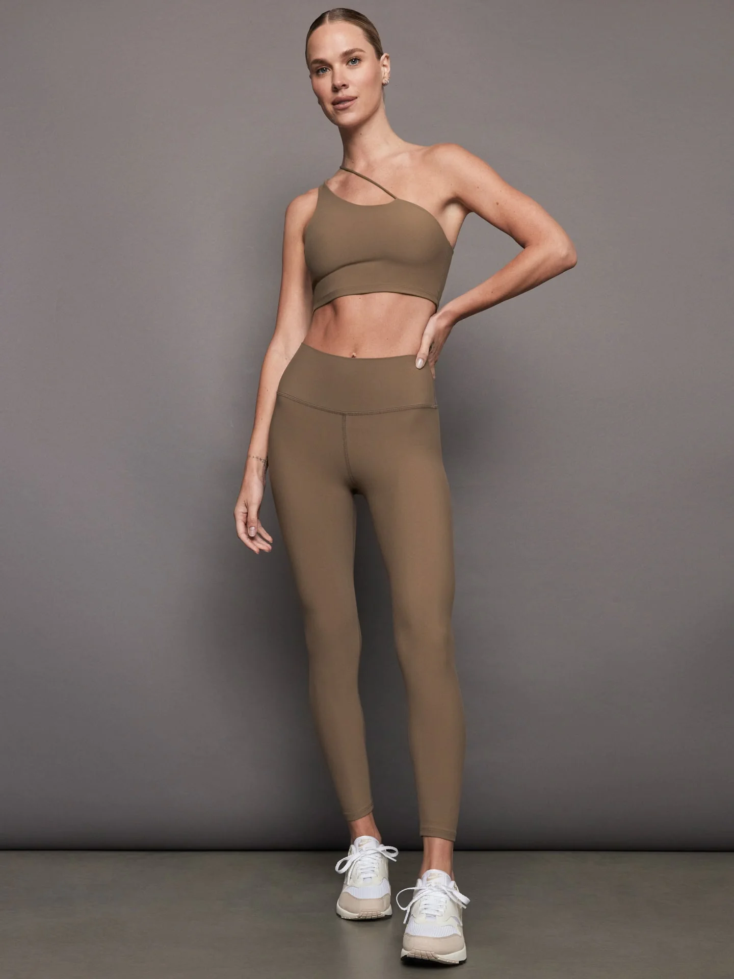 Carbon38 | One Shoulder Convertible Bra Top in Melt | Caribou - Image 4