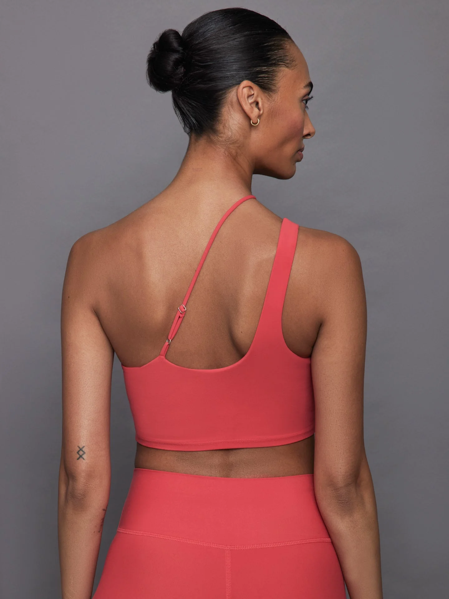 Carbon38 | One Shoulder Convertible Bra Top in Melt | Tomato - Image 4