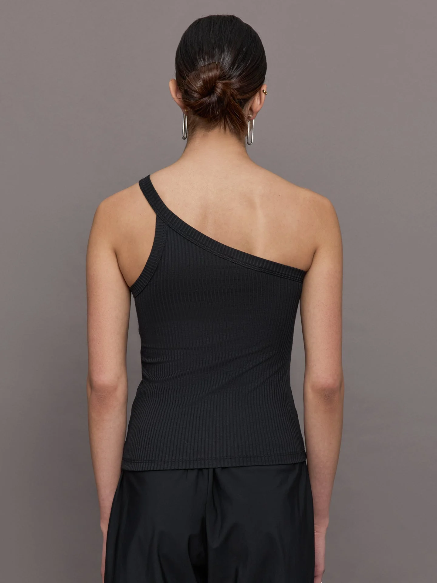 Carbon38 | One Shoulder Tank in Ribbed Jersey | Black - Image 4