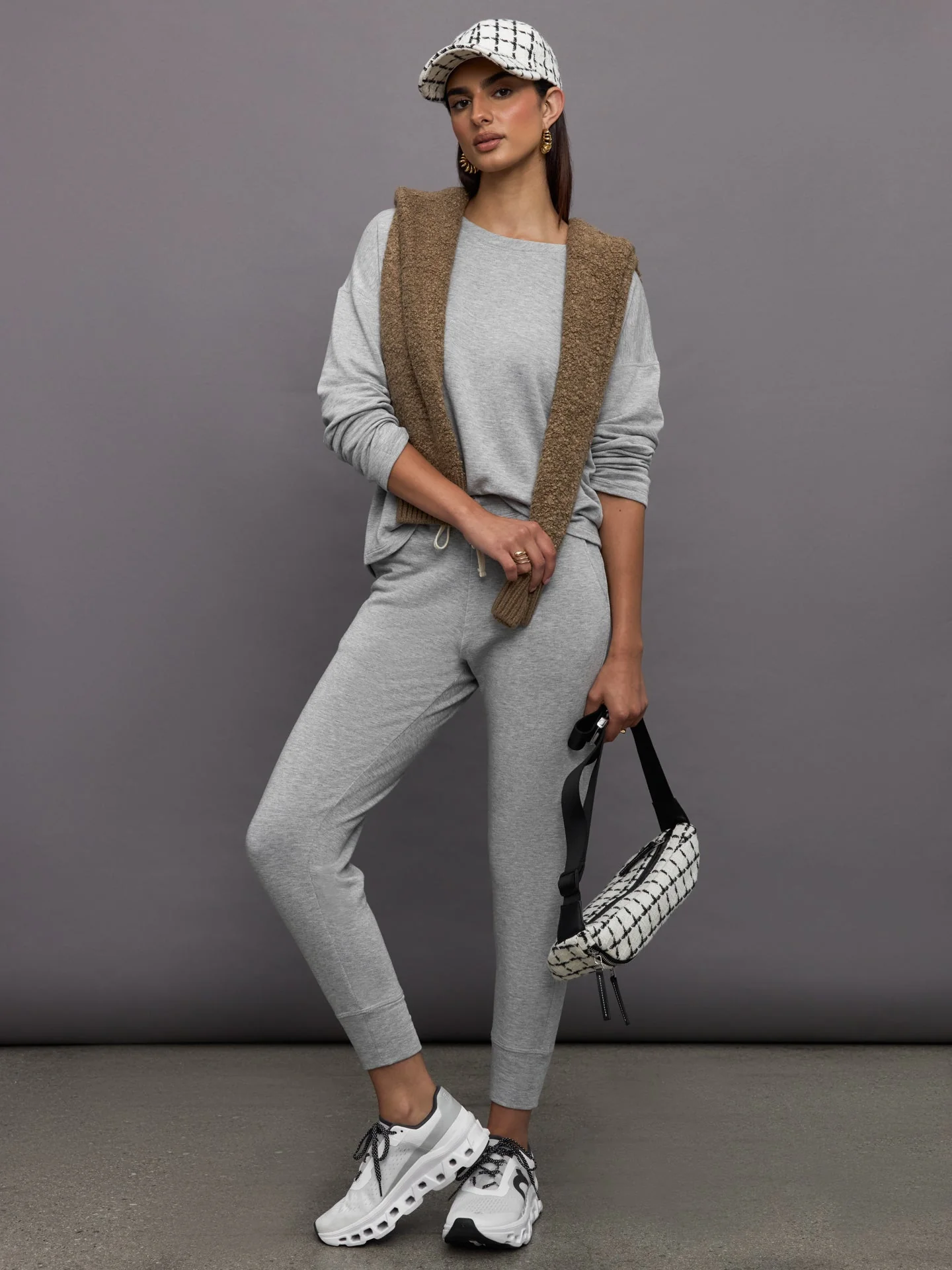 Carbon38 | Pullover Sweatshirt | Heather Grey - Image 2