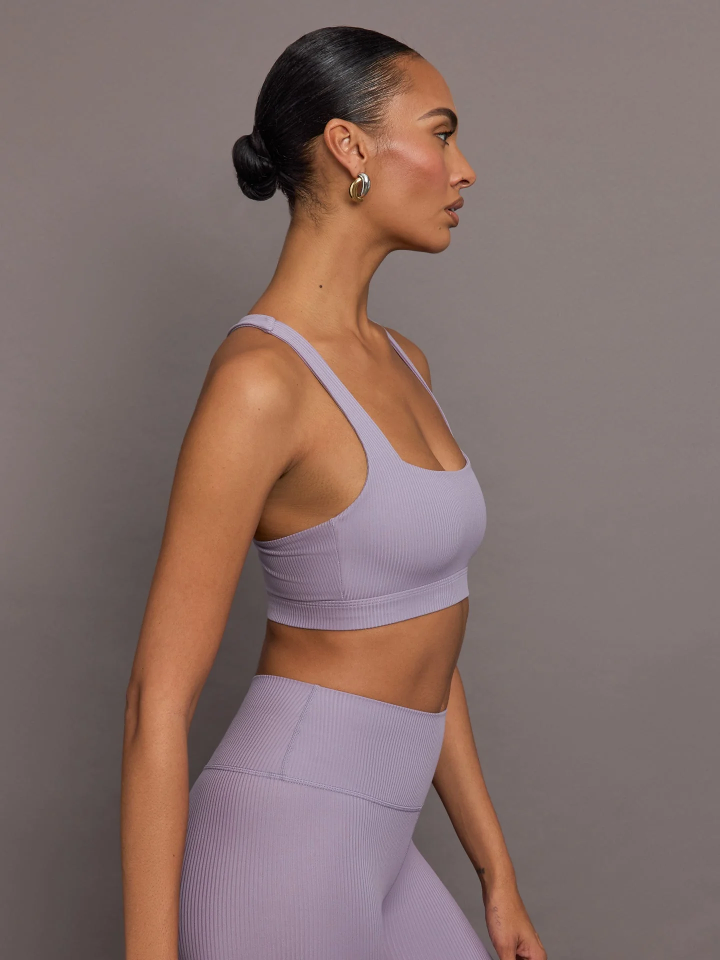 Carbon38 | Racerback Bra in Ribbed Melt | Lavender Grey - Image 5