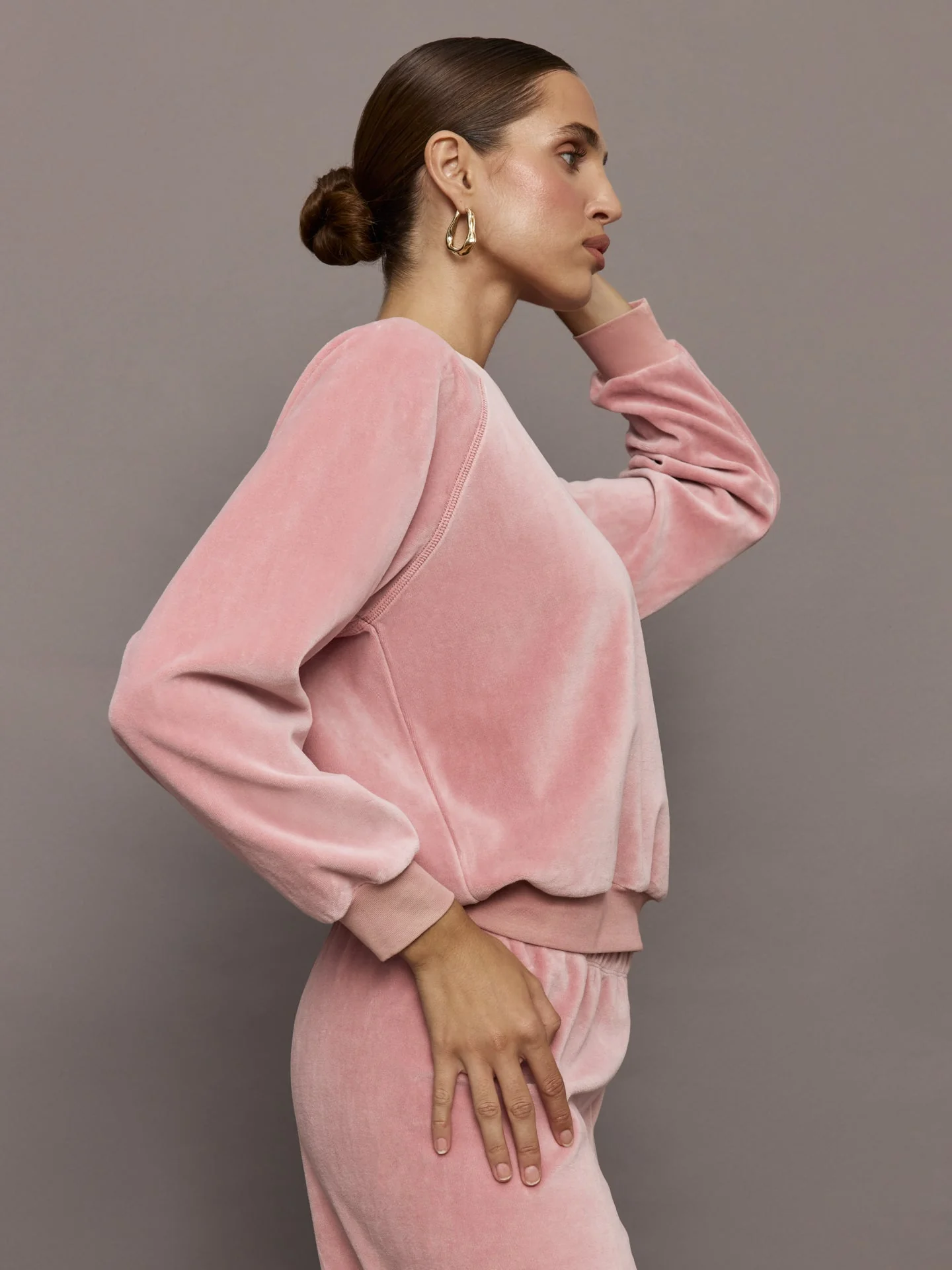 Carbon38 | Raglan Pullover in Velour | Blush - Image 4