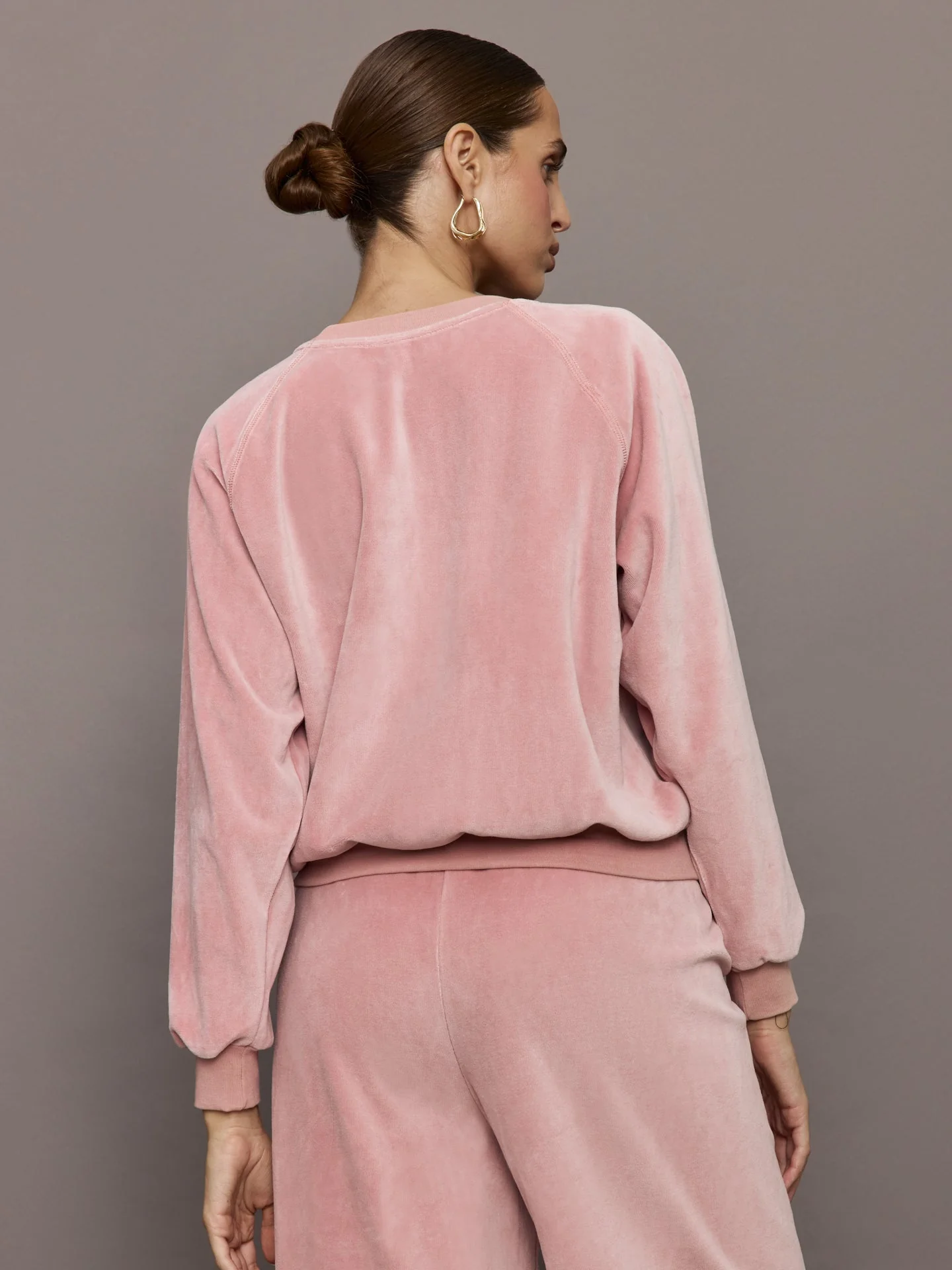 Carbon38 | Raglan Pullover in Velour | Blush - Image 5