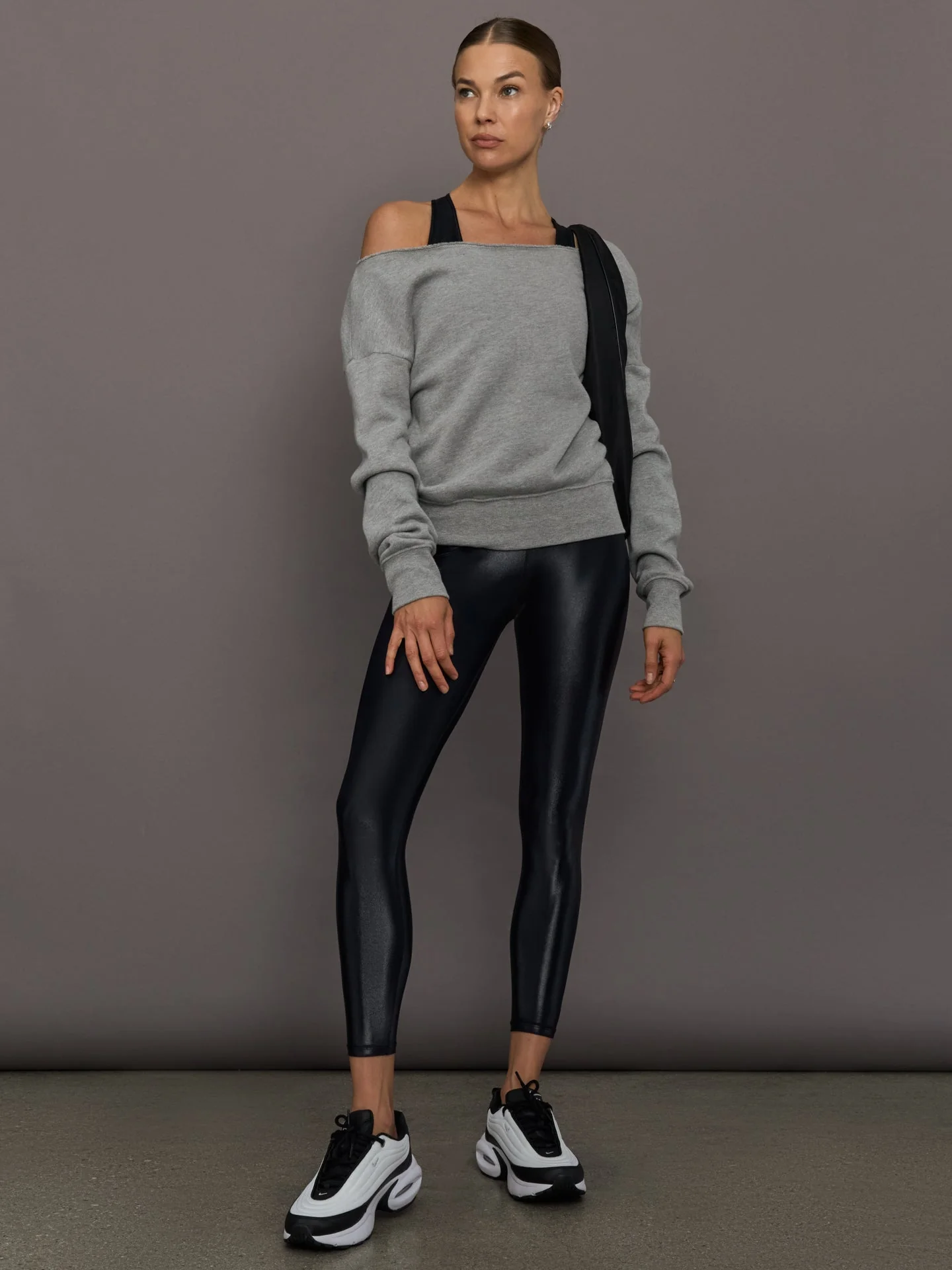 Carbon38 | Regular Rise 7/8 Legging in Takara Shine | Black - Image 2