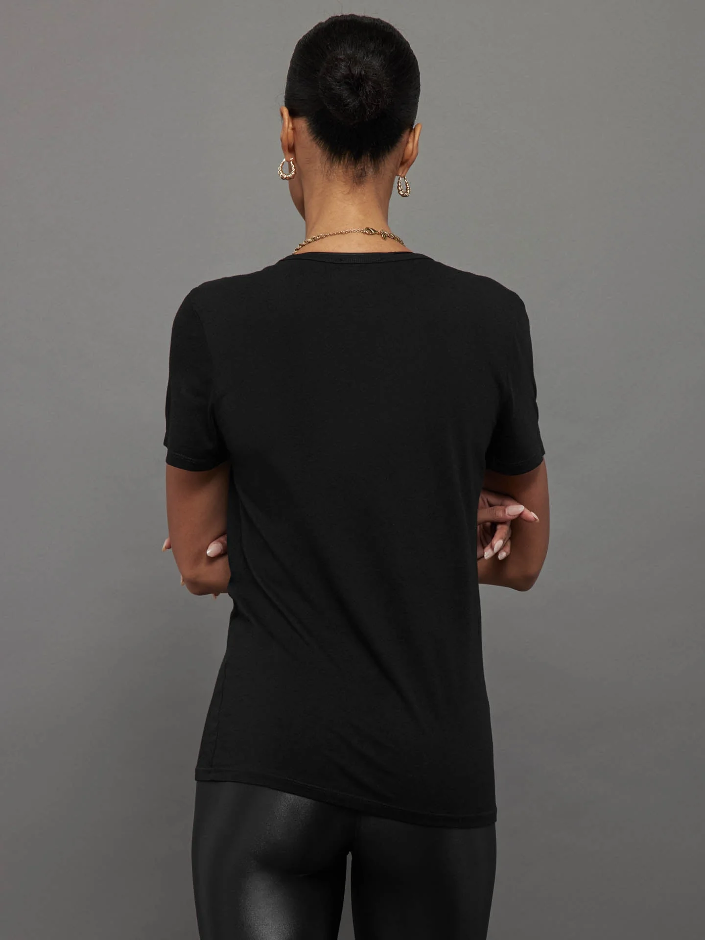Carbon38 | Short Sleeve Pocket Tee | Black - Image 3