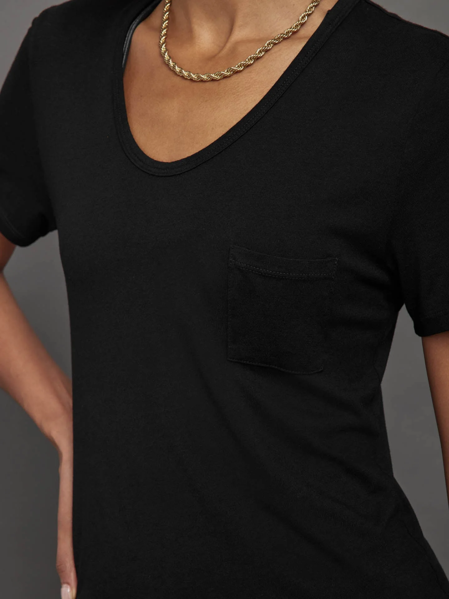 Carbon38 | Short Sleeve Pocket Tee | Black - Image 4