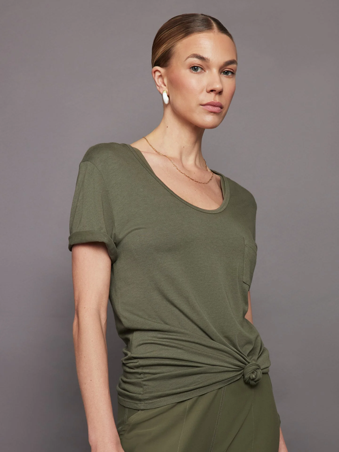 Carbon38 | Short Sleeve Pocket Tee | Olive - Image 4