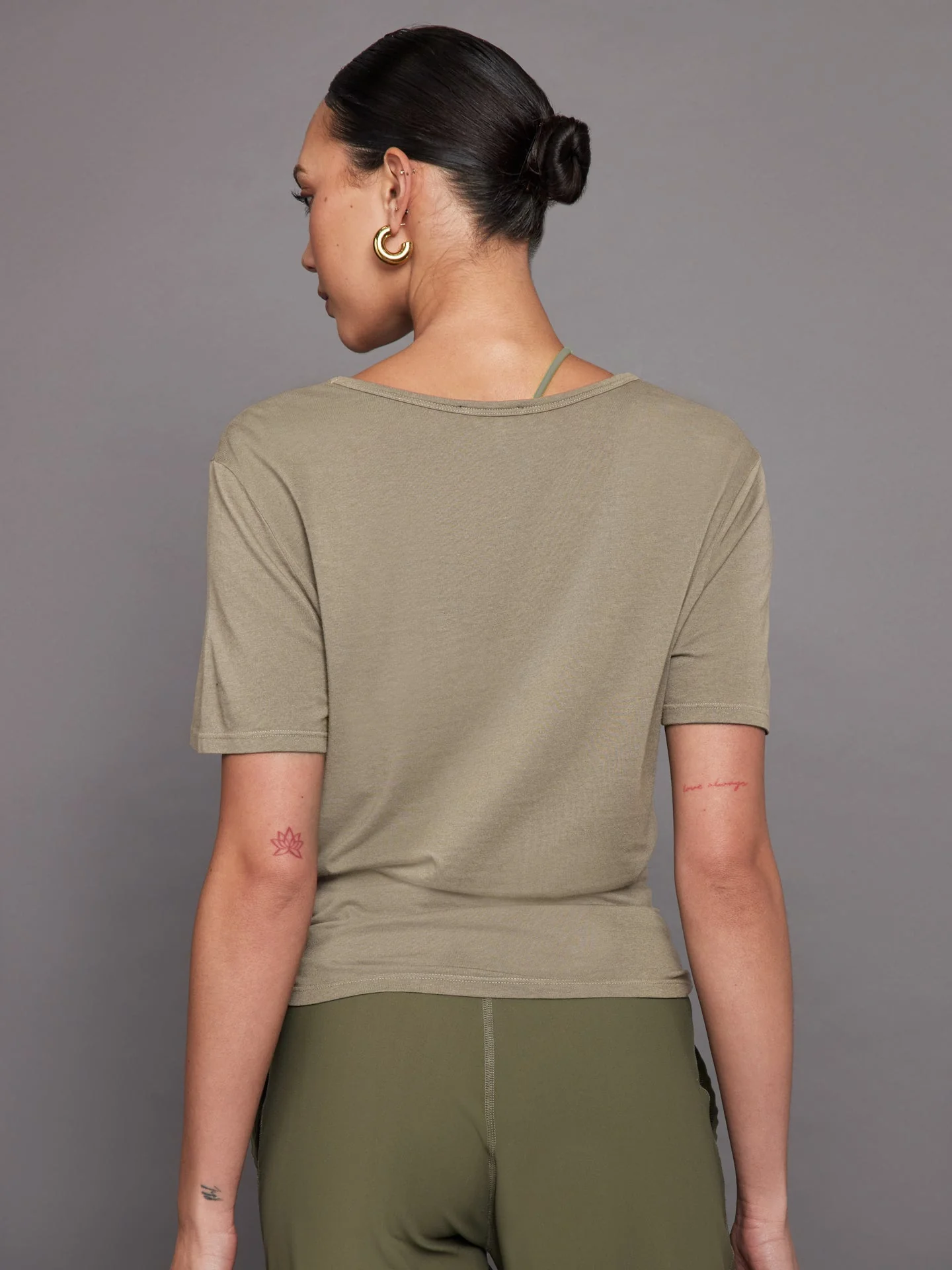 Carbon38 | Short Sleeve Pocket Tee | Silversage - Image 5