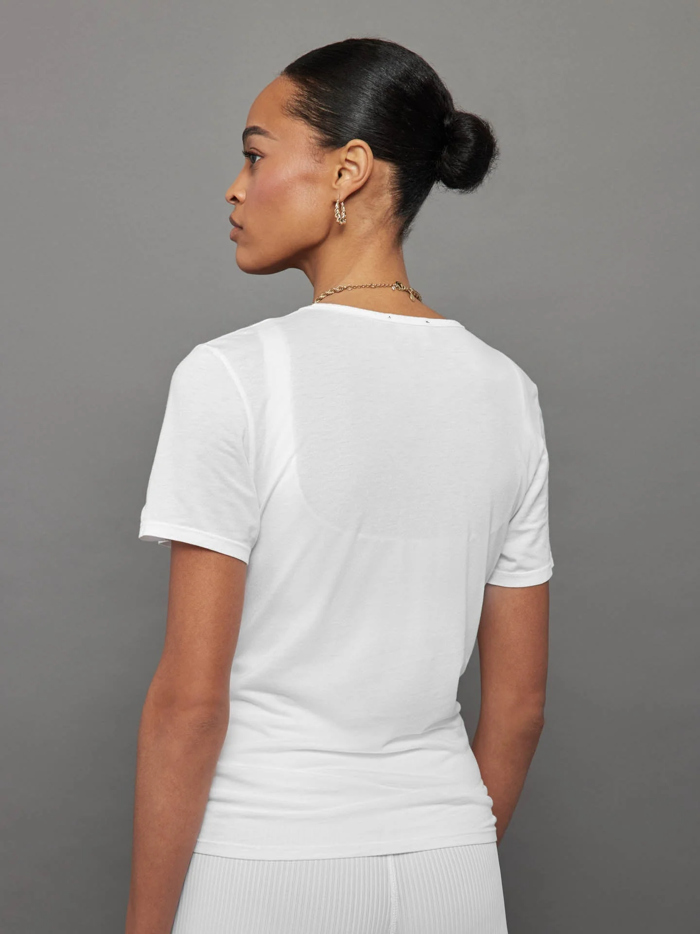 Carbon38 | Short Sleeve Pocket Tee | White - Image 2