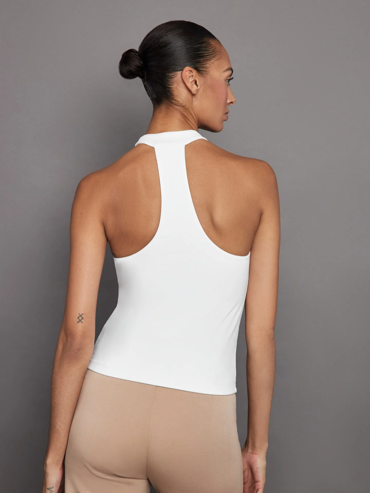 Carbon38 | SLEEVELESS MOCK NECK TOP IN MELT | White - Image 2