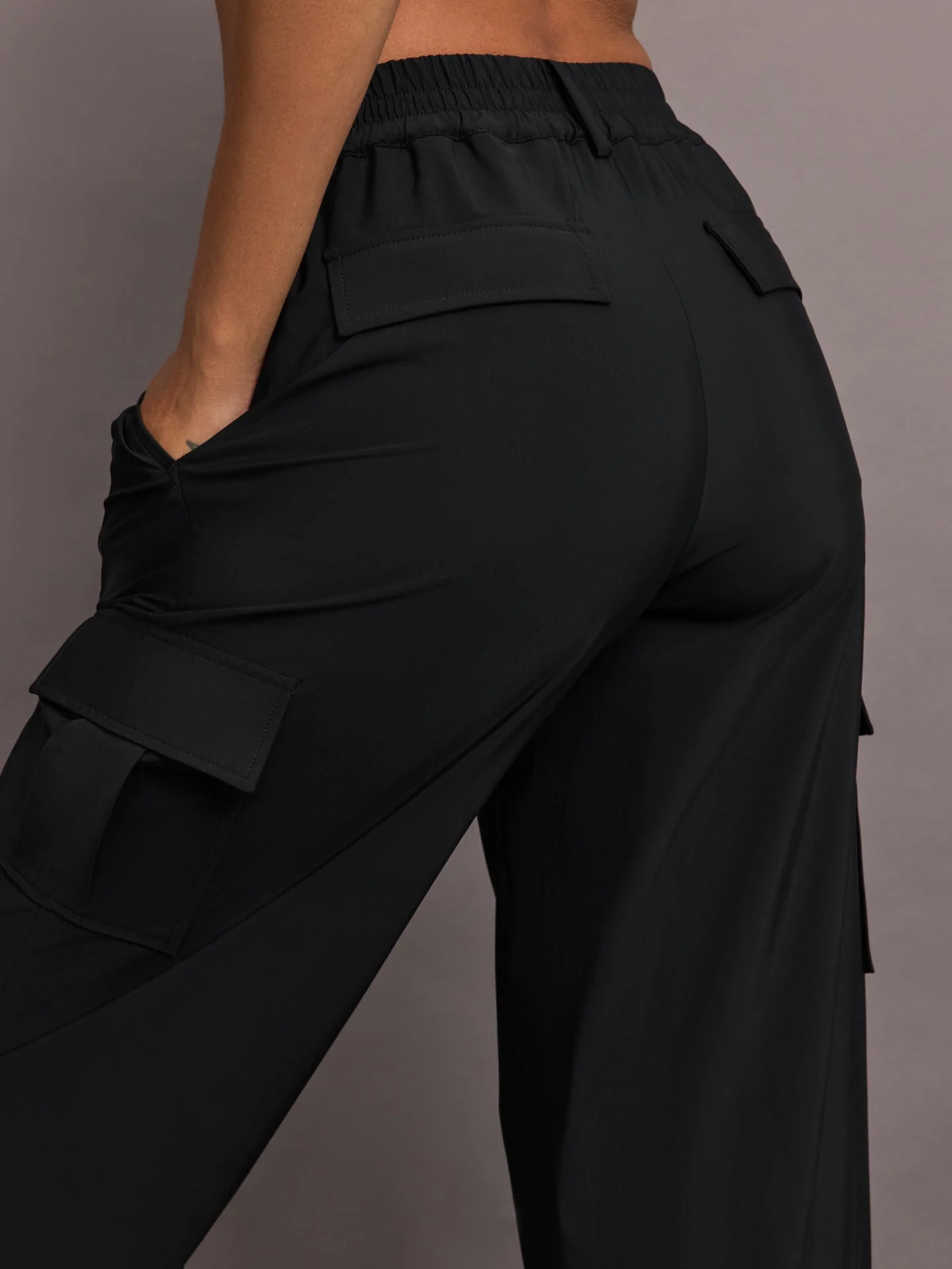 Carbon38 | Stretch Woven Wide Leg Cargo Pant | Black - Image 2
