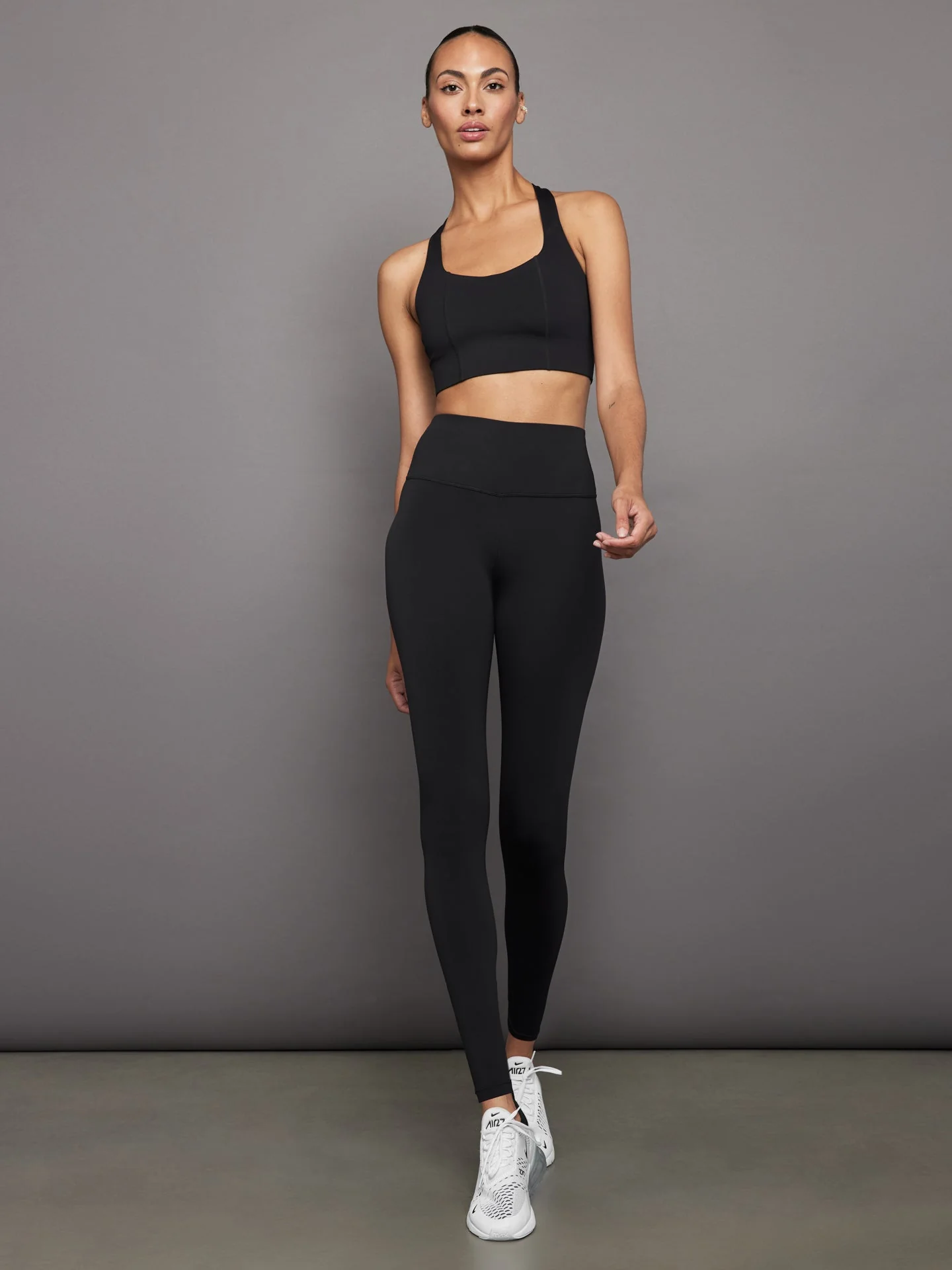 Carbon38 | T Back Bra In Diamond Compression | Black - Image 6