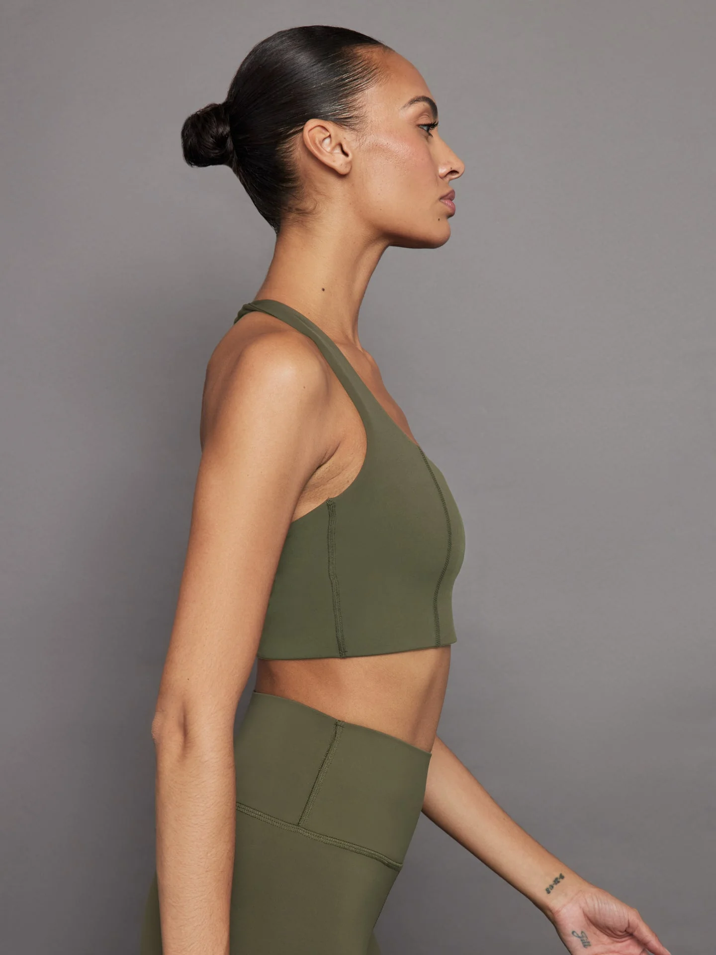 Carbon38 | T Back Bra in Diamond Compression | Olive - Image 3