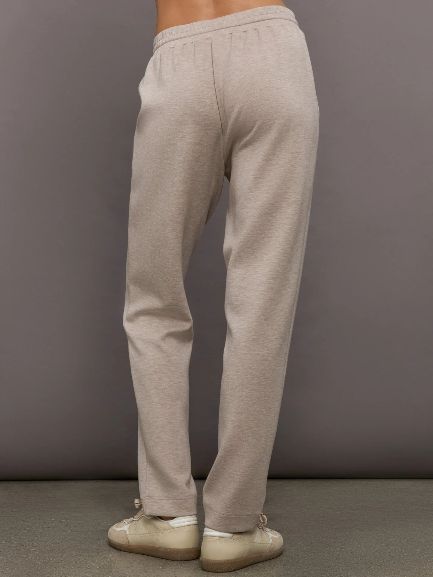 Carbon38 | Tapered Leg Jogger in Interlock | Taupe Heather - Image 4