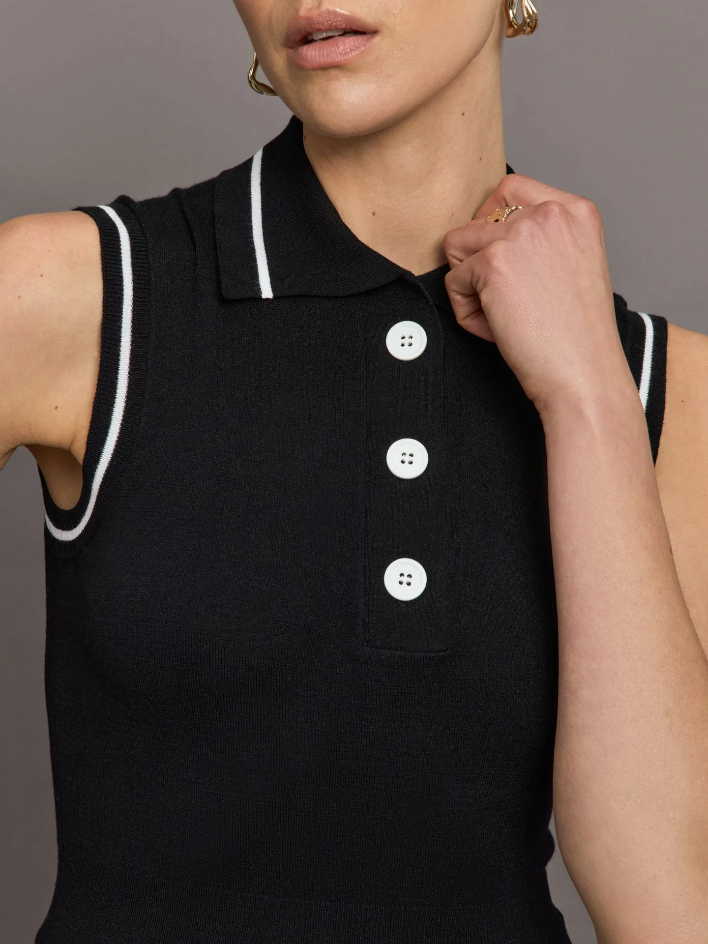 Carbon38 | Tennis Sleeveless Polo | Black/White - Image 5