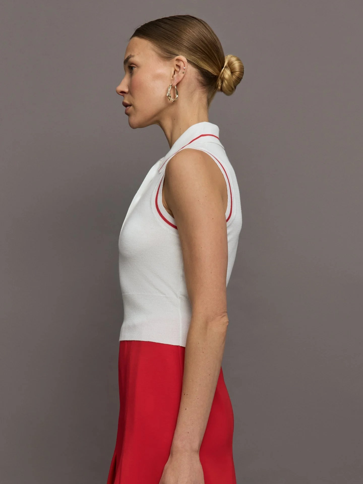 Carbon38 | Tennis Sleeveless Polo | White/Bittersweet - Image 3