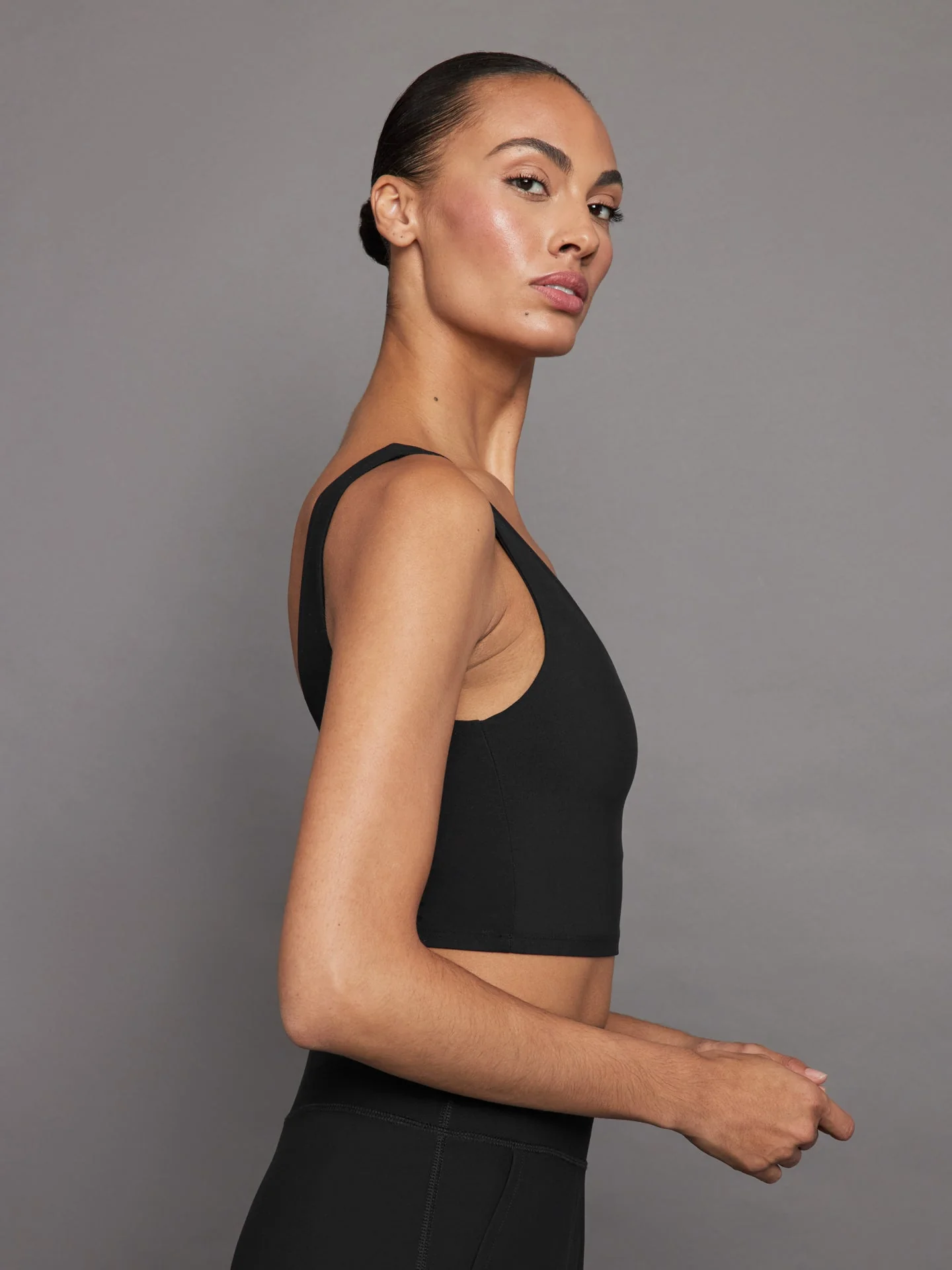 Carbon38 | V-Neck Longline Bra in Melt | Black - Image 4