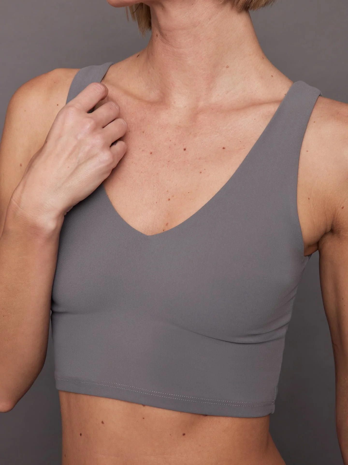 Carbon38 | V-Neck Longline Bra in Melt | Steel Grey - Image 4