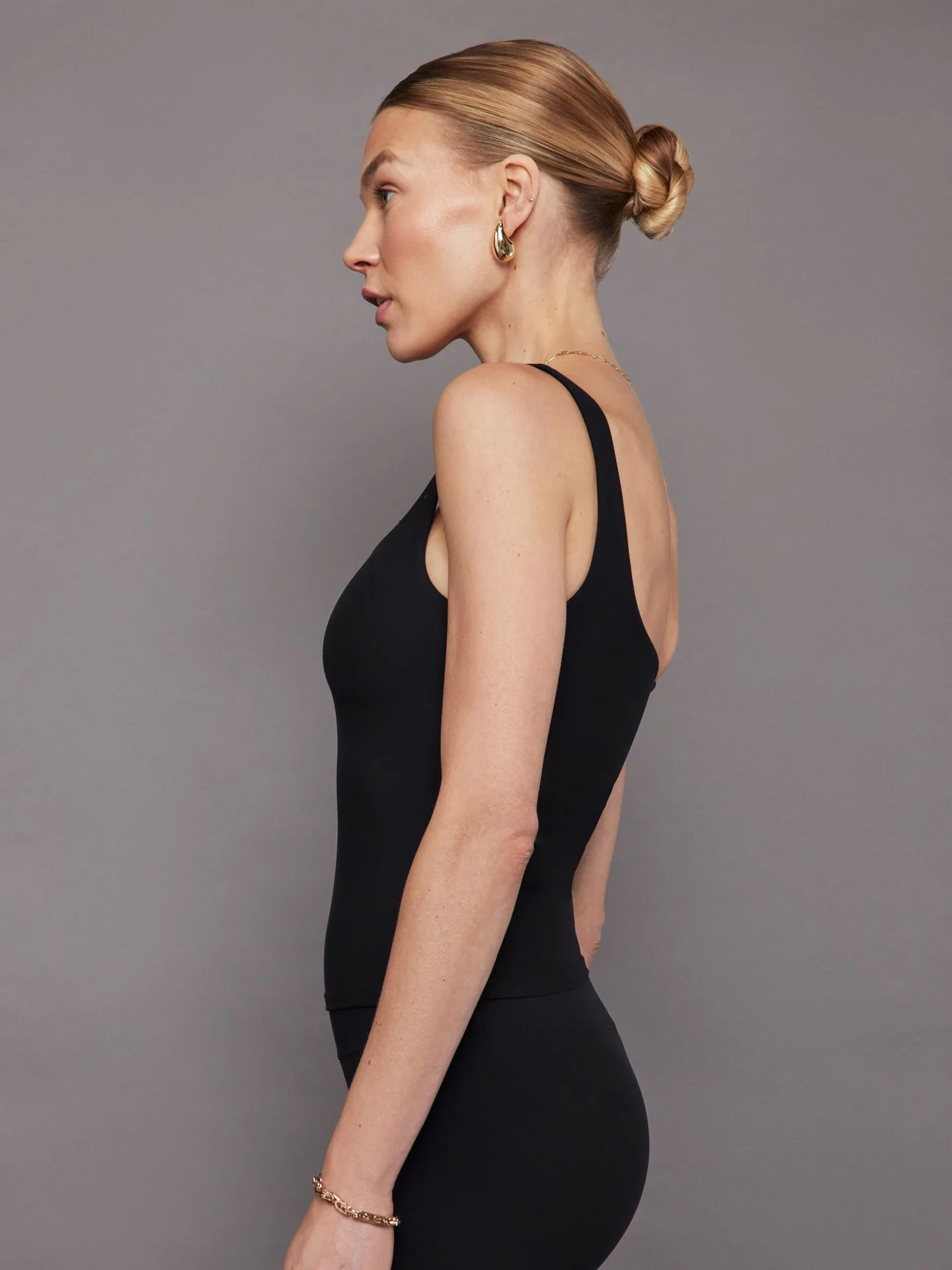 Wide Scoop Bra Tank in Melt | Black - Image 4