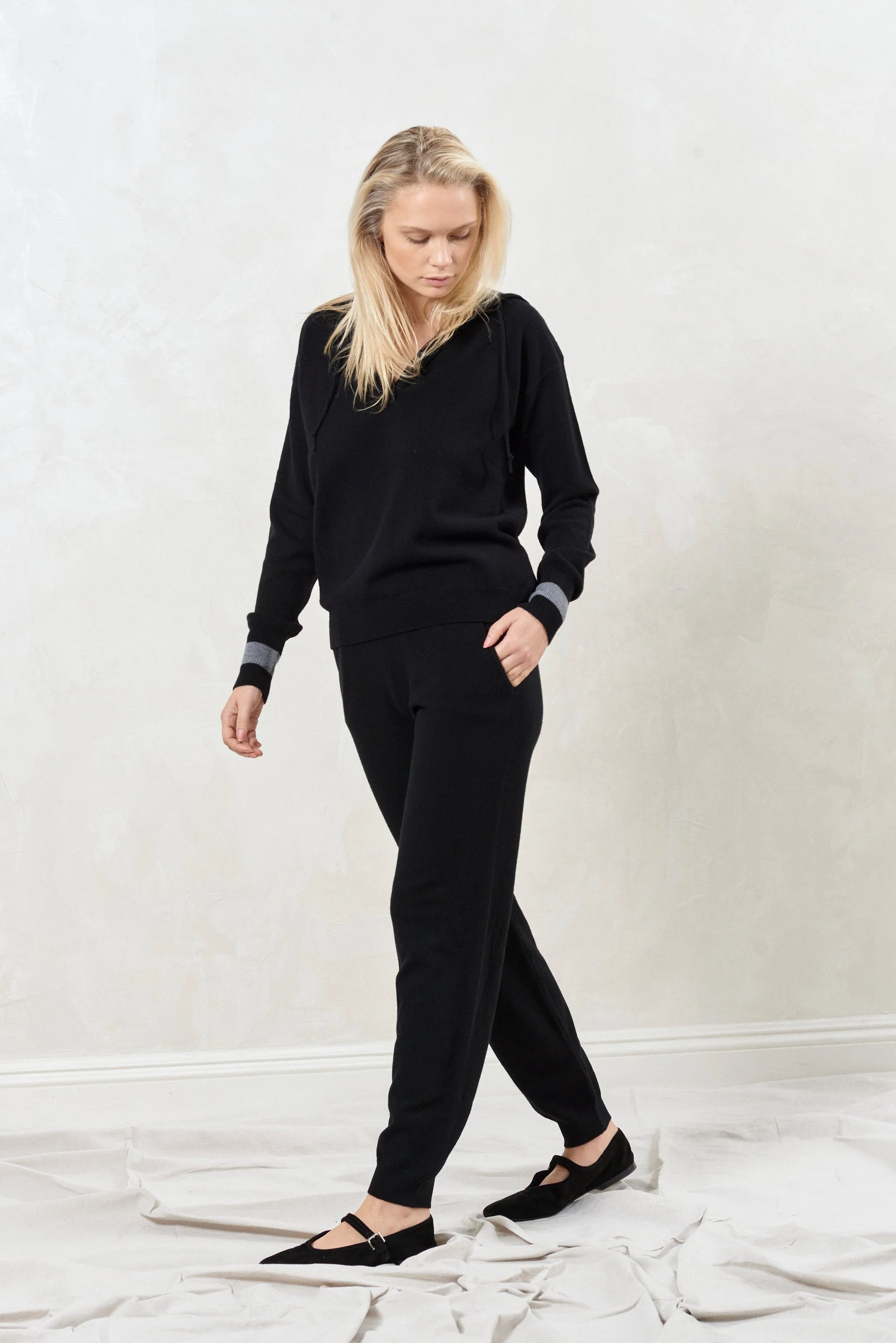 Cashmere Hoodie | Black/Grey - Image 4