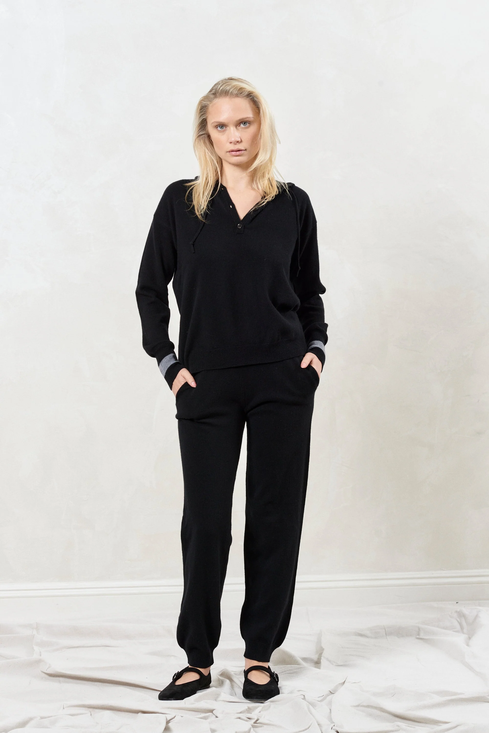 Cashmere Hoodie | Black/Grey - Image 5