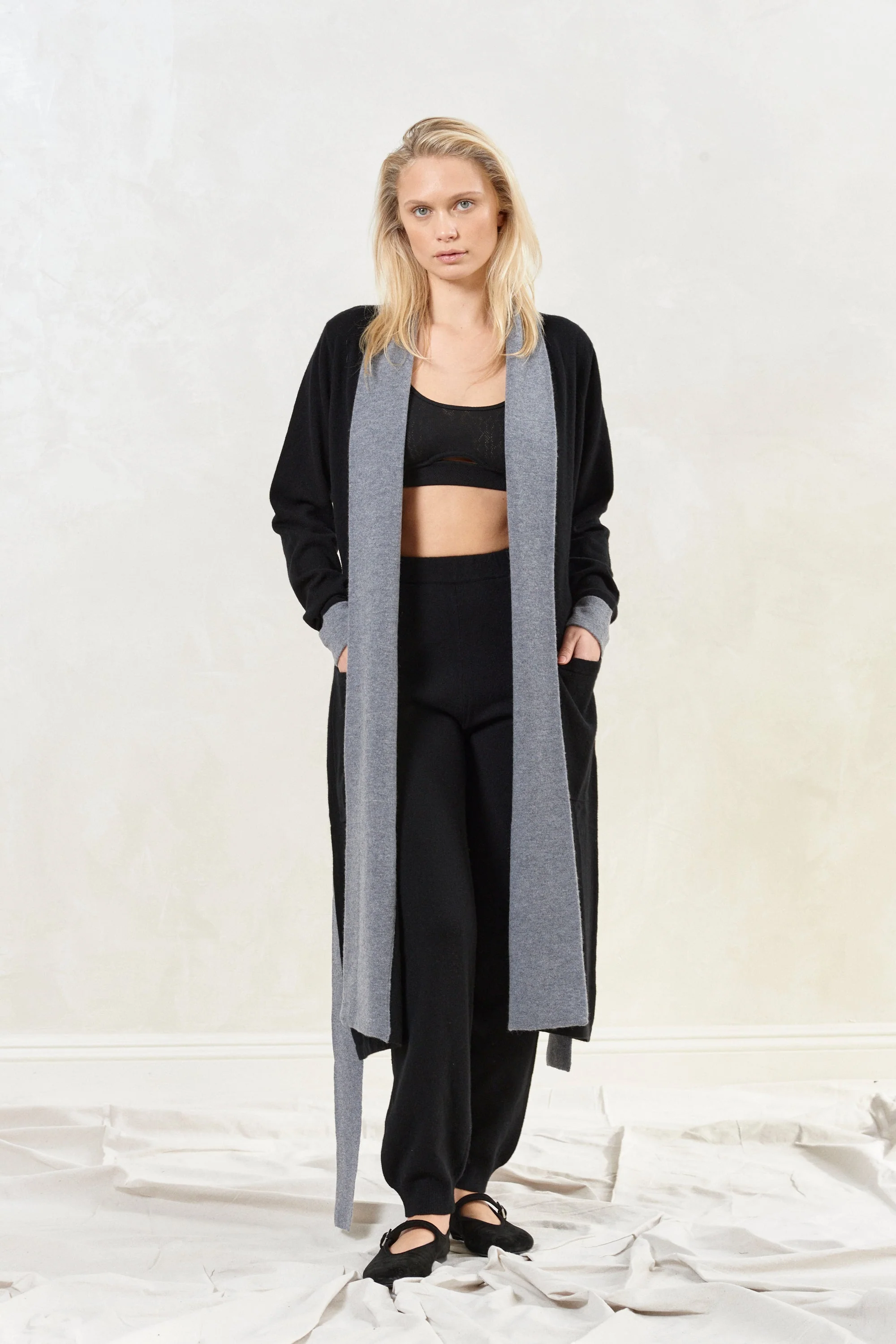 Cashmere Robe | Black/Grey - Image 5