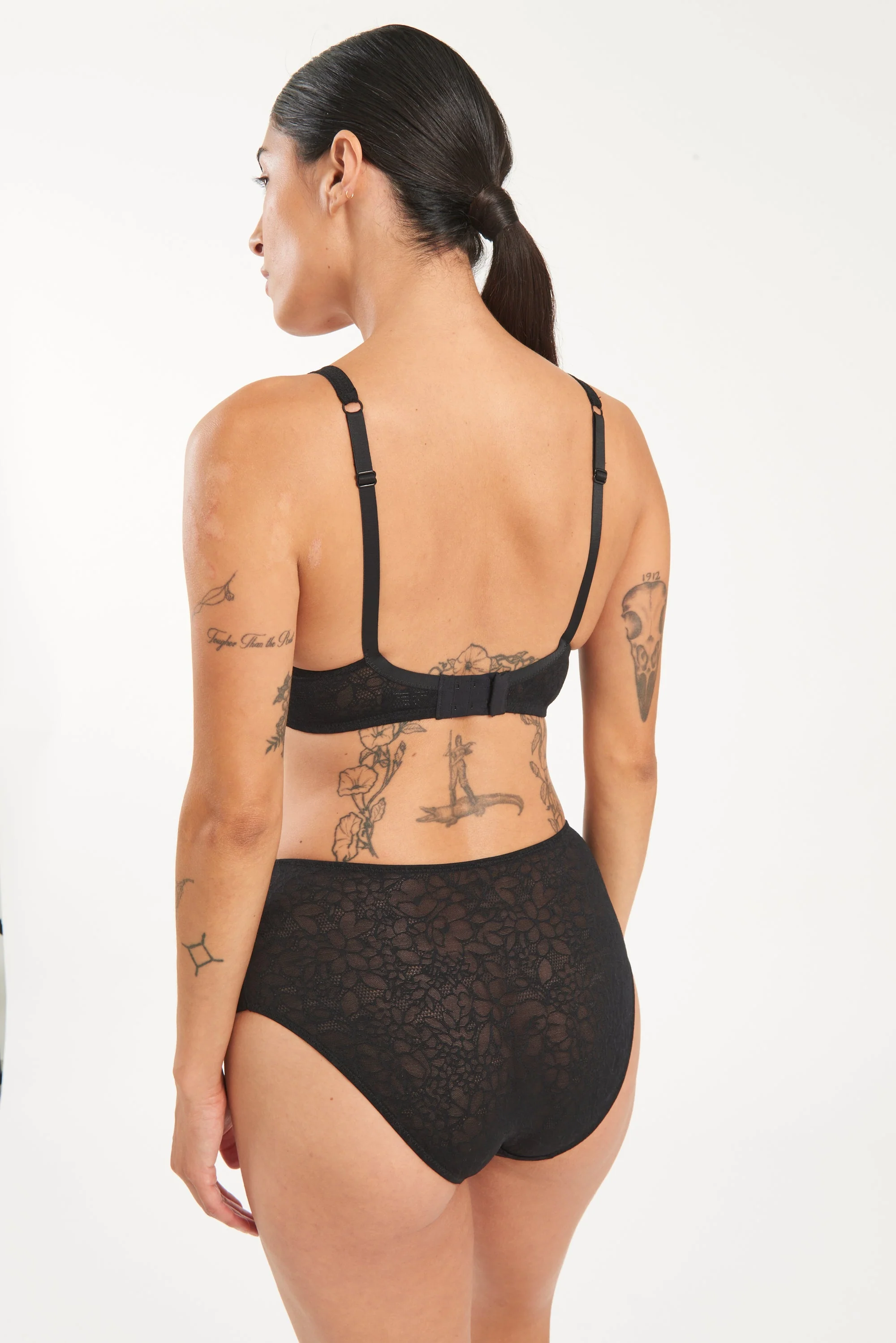 Eden Soft Cup Plunge Bra | Black - Image 4