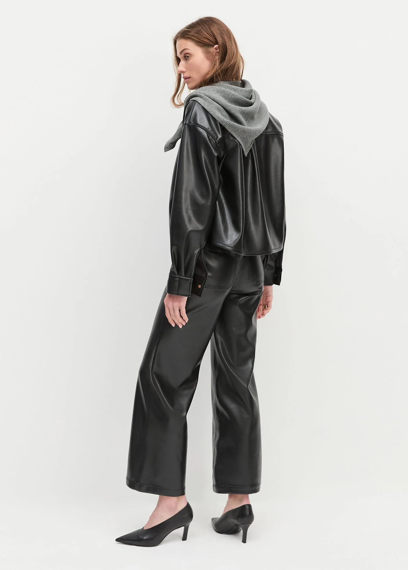 The Brady Crop Shirt | Raven - Image 4