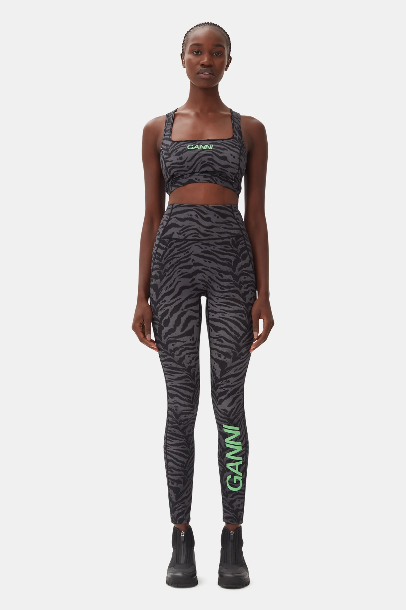 Active Fitted Top | Phantom - Image 4